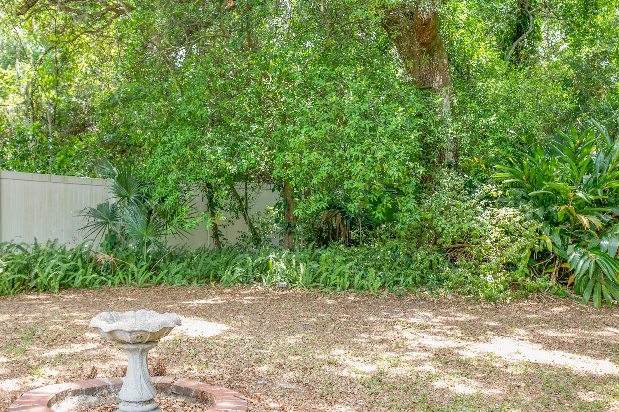 14 Willow Dr
