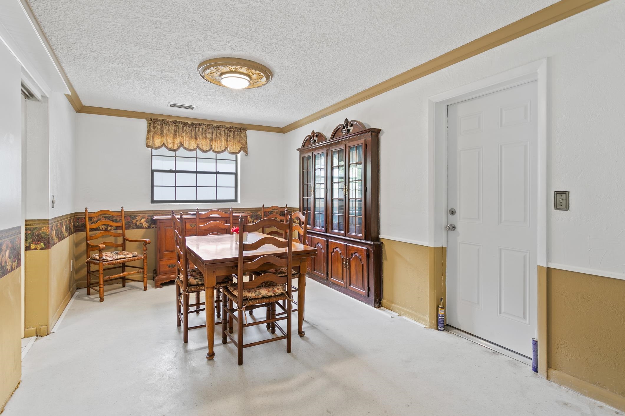14 Willow Dr