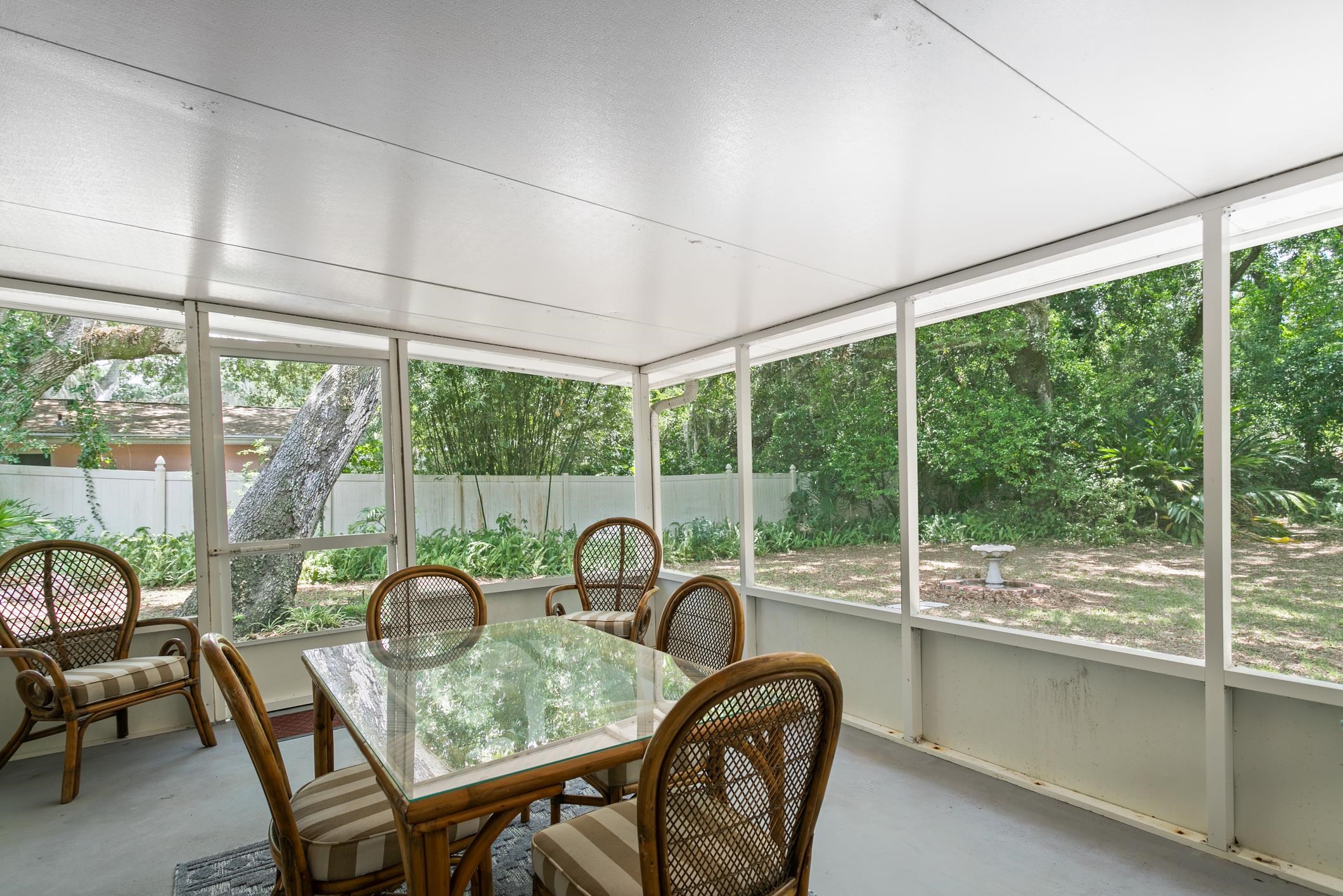 14 Willow Dr