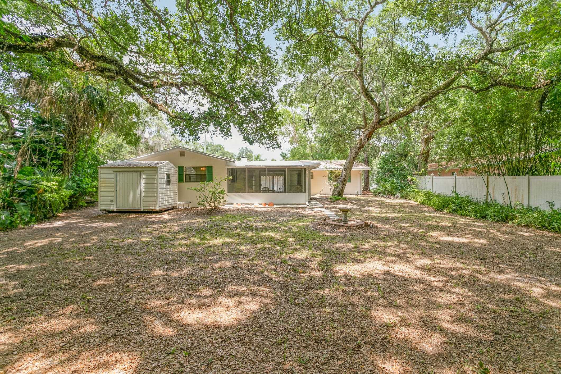 14 Willow Dr