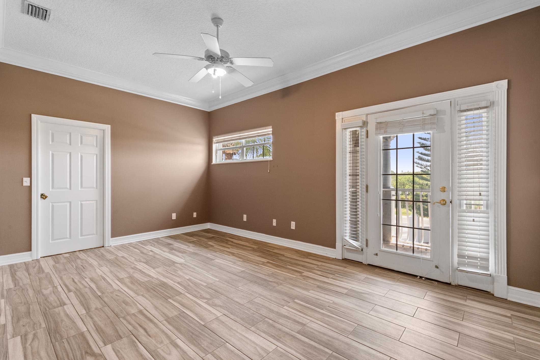 301 Royal Caribbean Ct