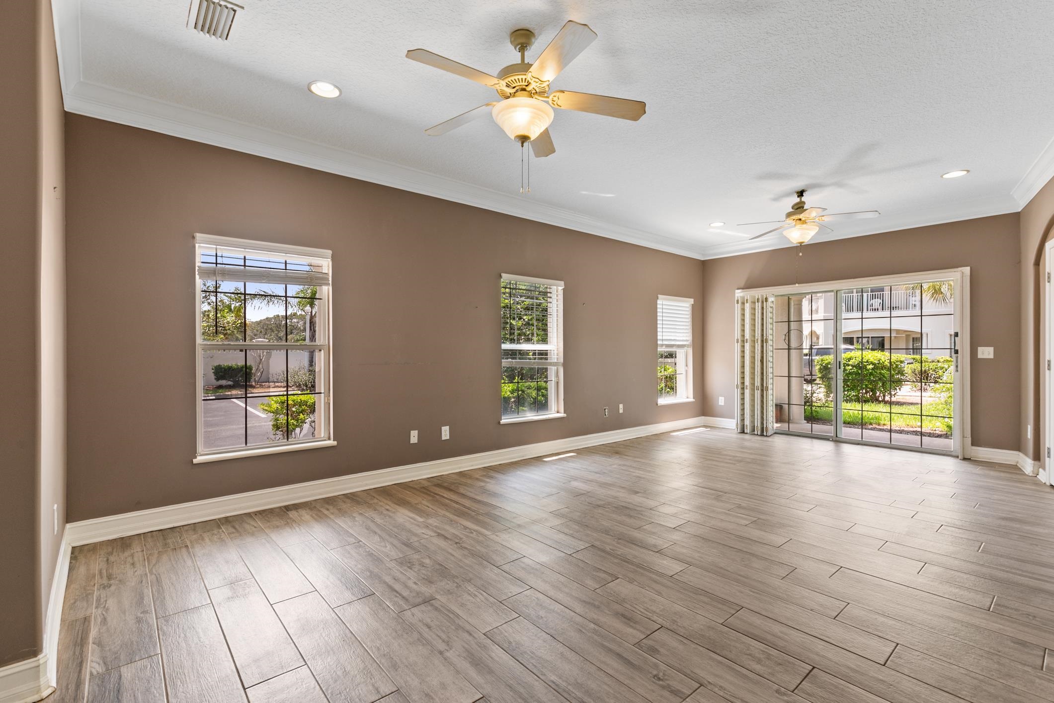 301 Royal Caribbean Ct