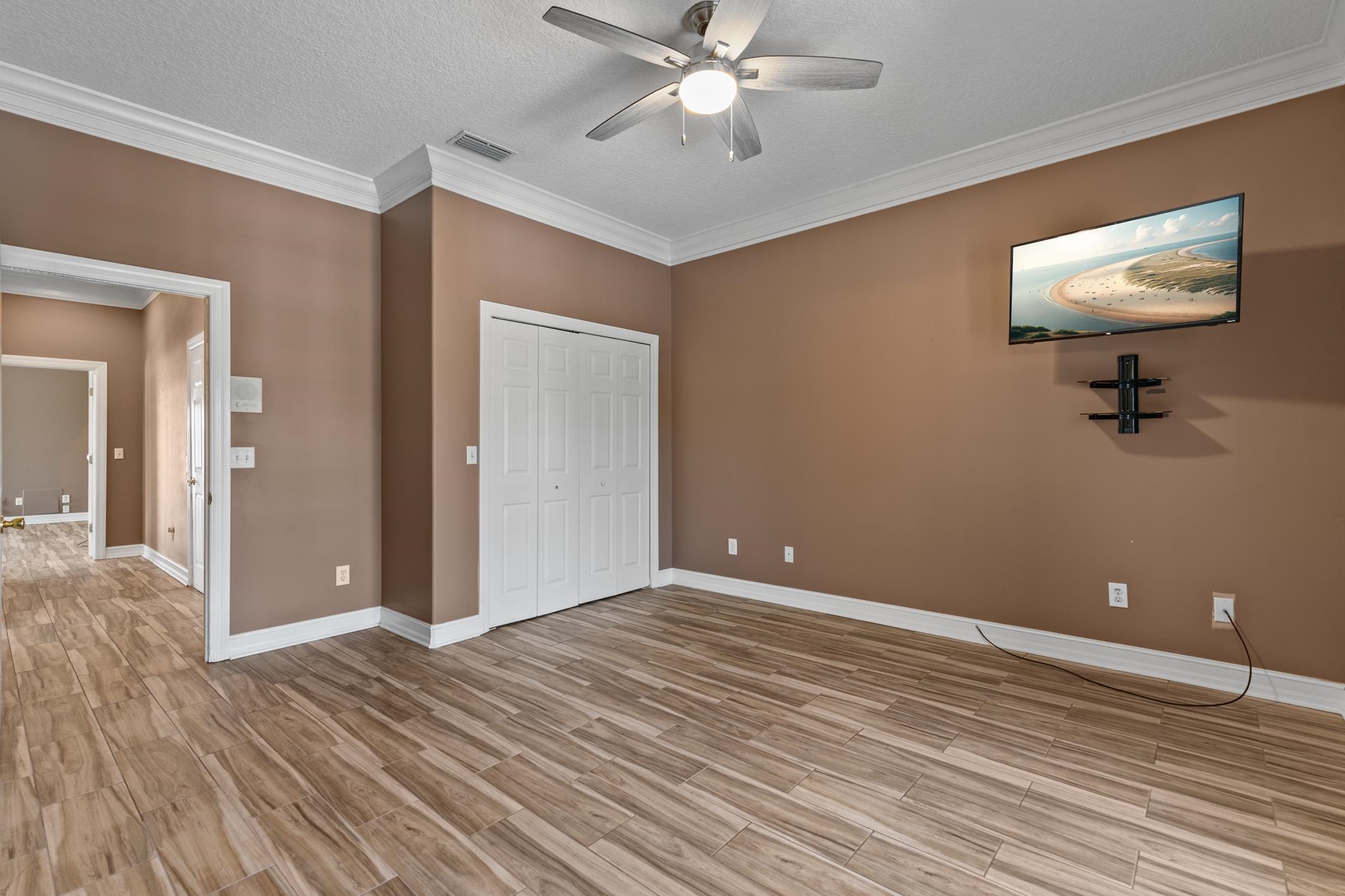 301 Royal Caribbean Ct