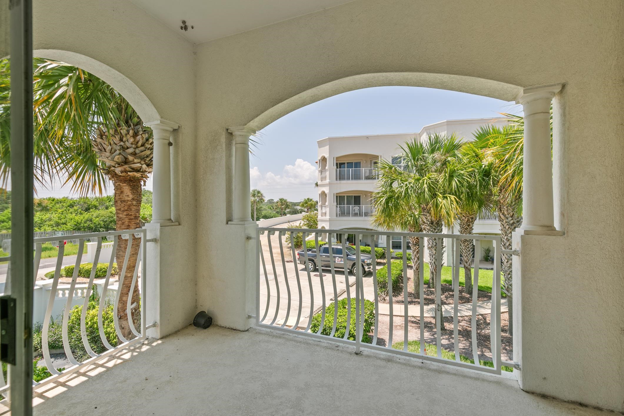 301 Royal Caribbean Ct