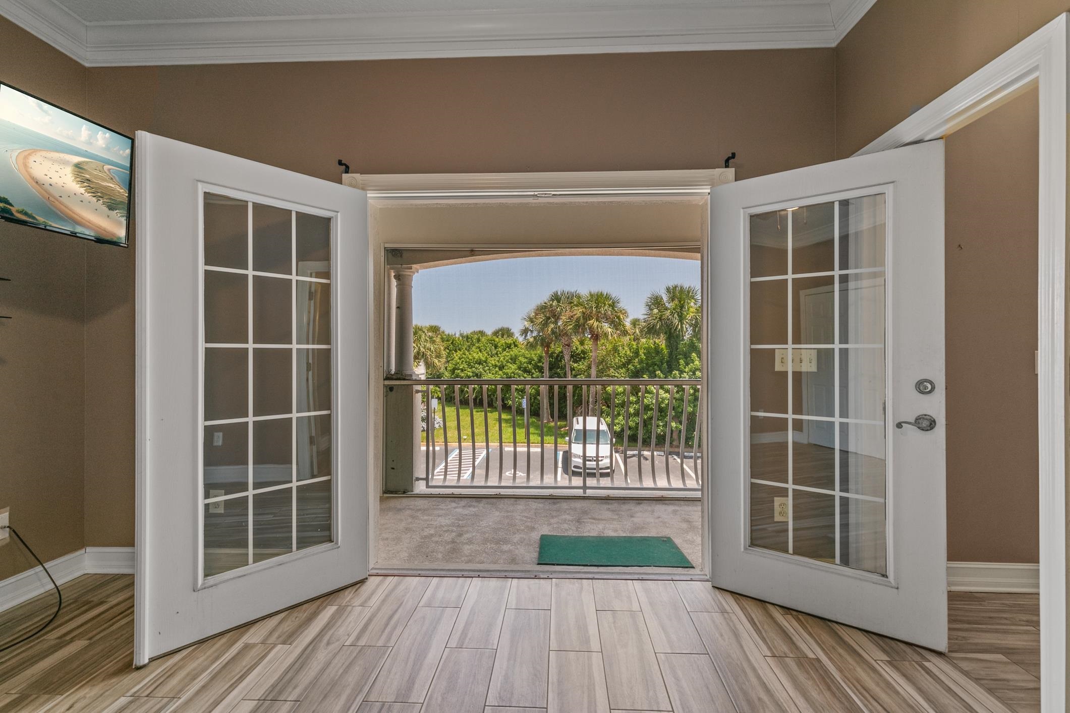 301 Royal Caribbean Ct