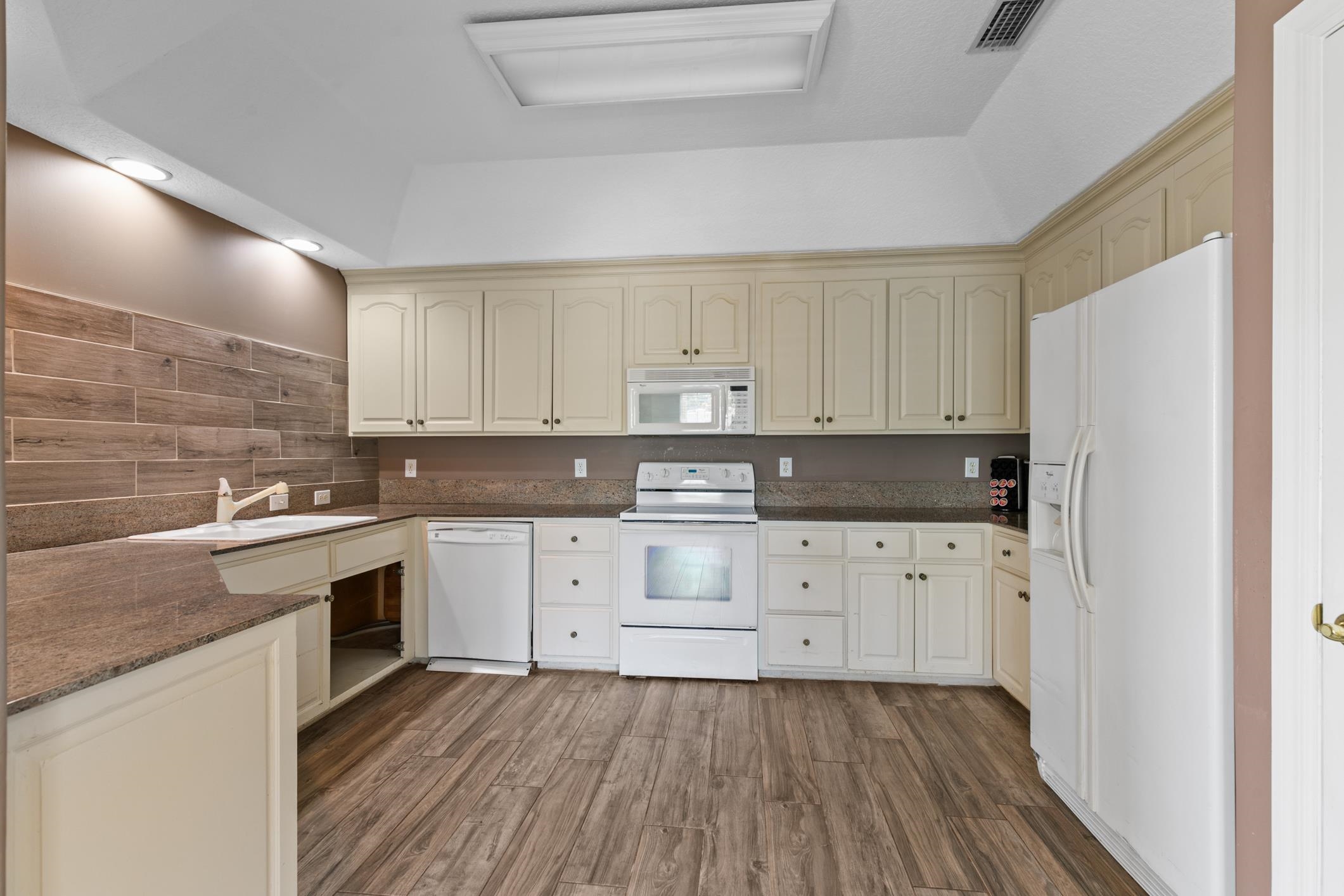 301 Royal Caribbean Ct