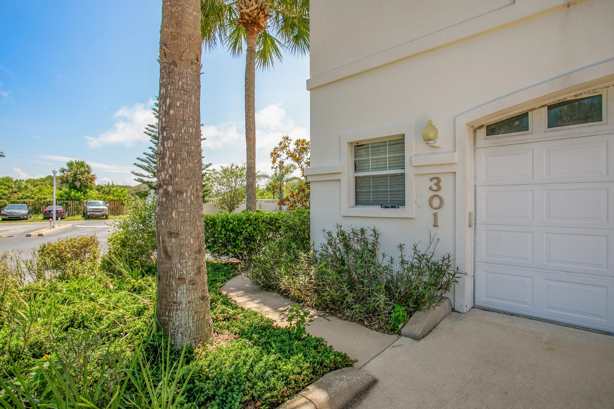 301 Royal Caribbean Ct