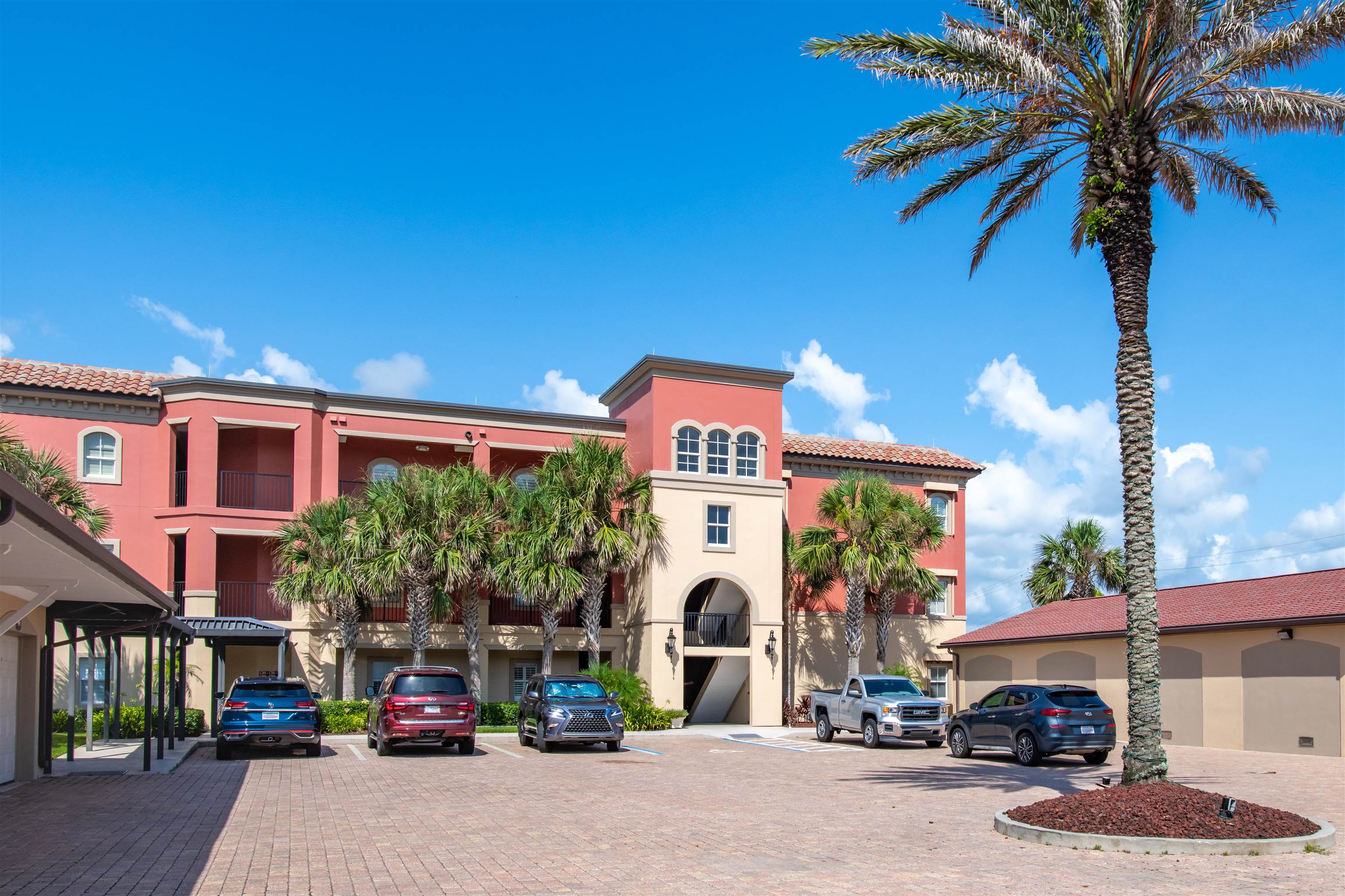 115 Sunset Harbor Way #202 (Boat slip/garage) Unit: 202