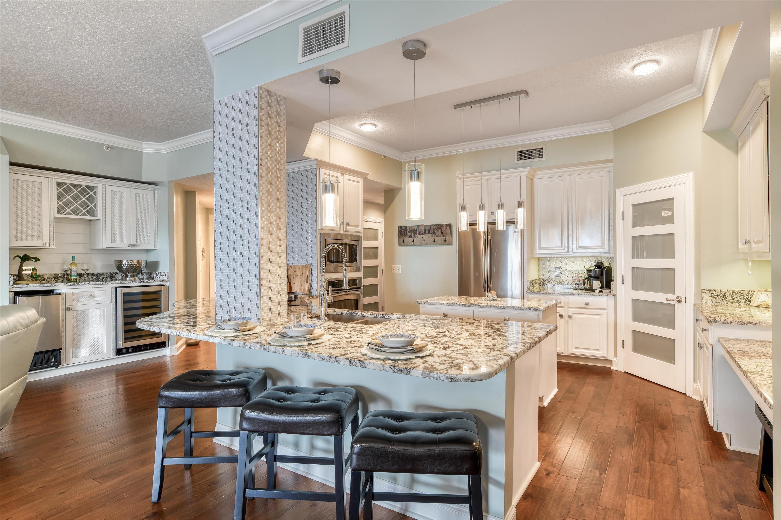 115 Sunset Harbor Way #202 (Boat slip/garage) Unit: 202