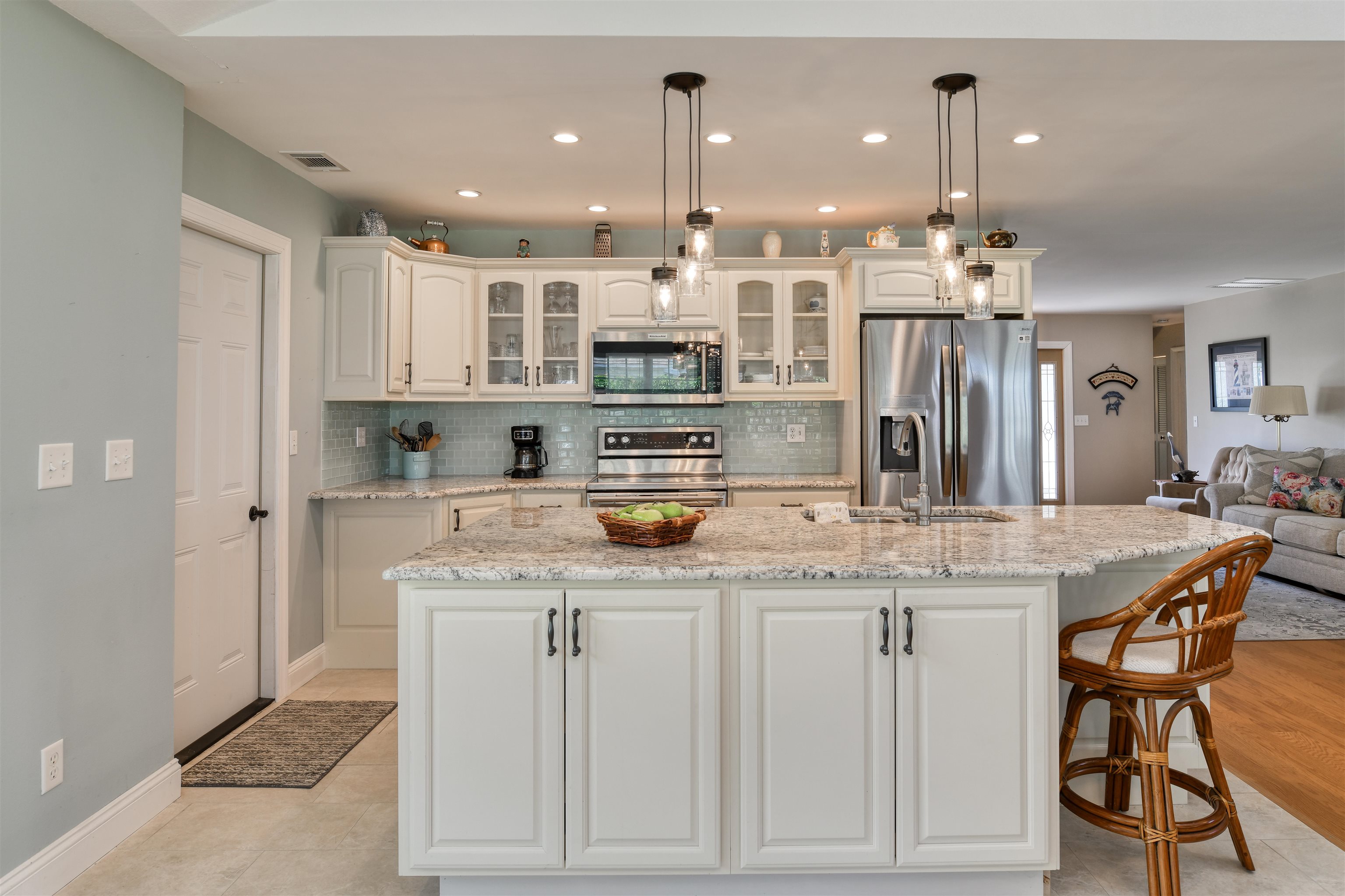 929 Alcala Dr
