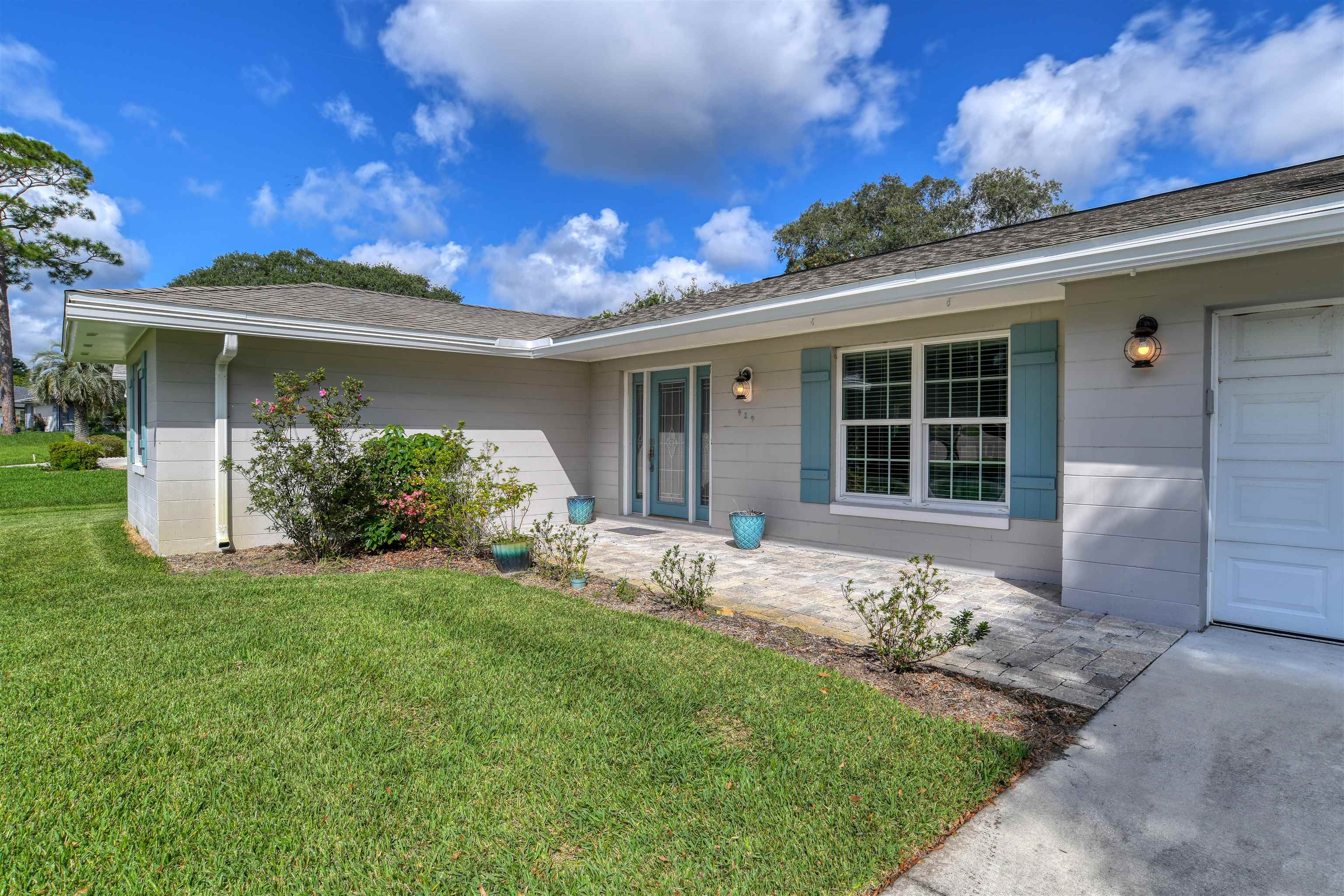929 Alcala Dr