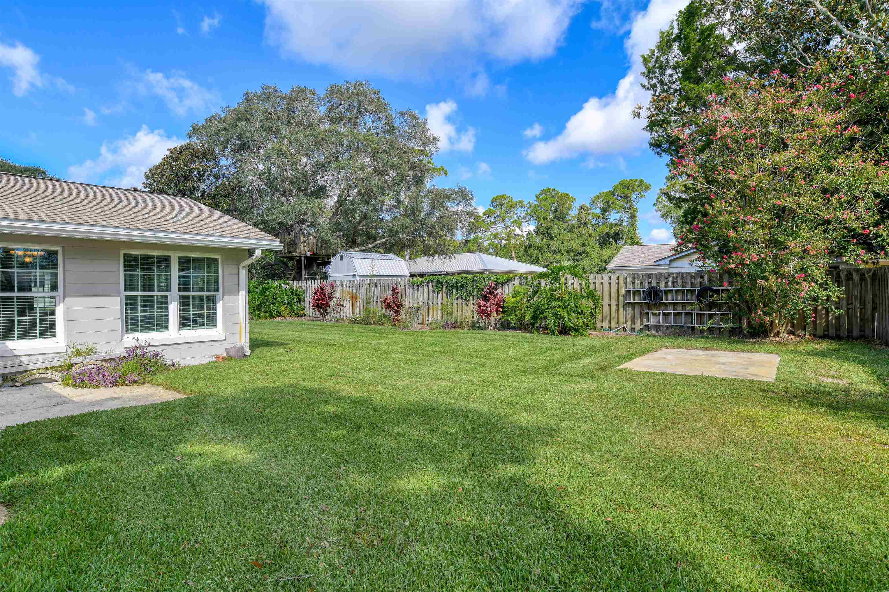 929 Alcala Dr