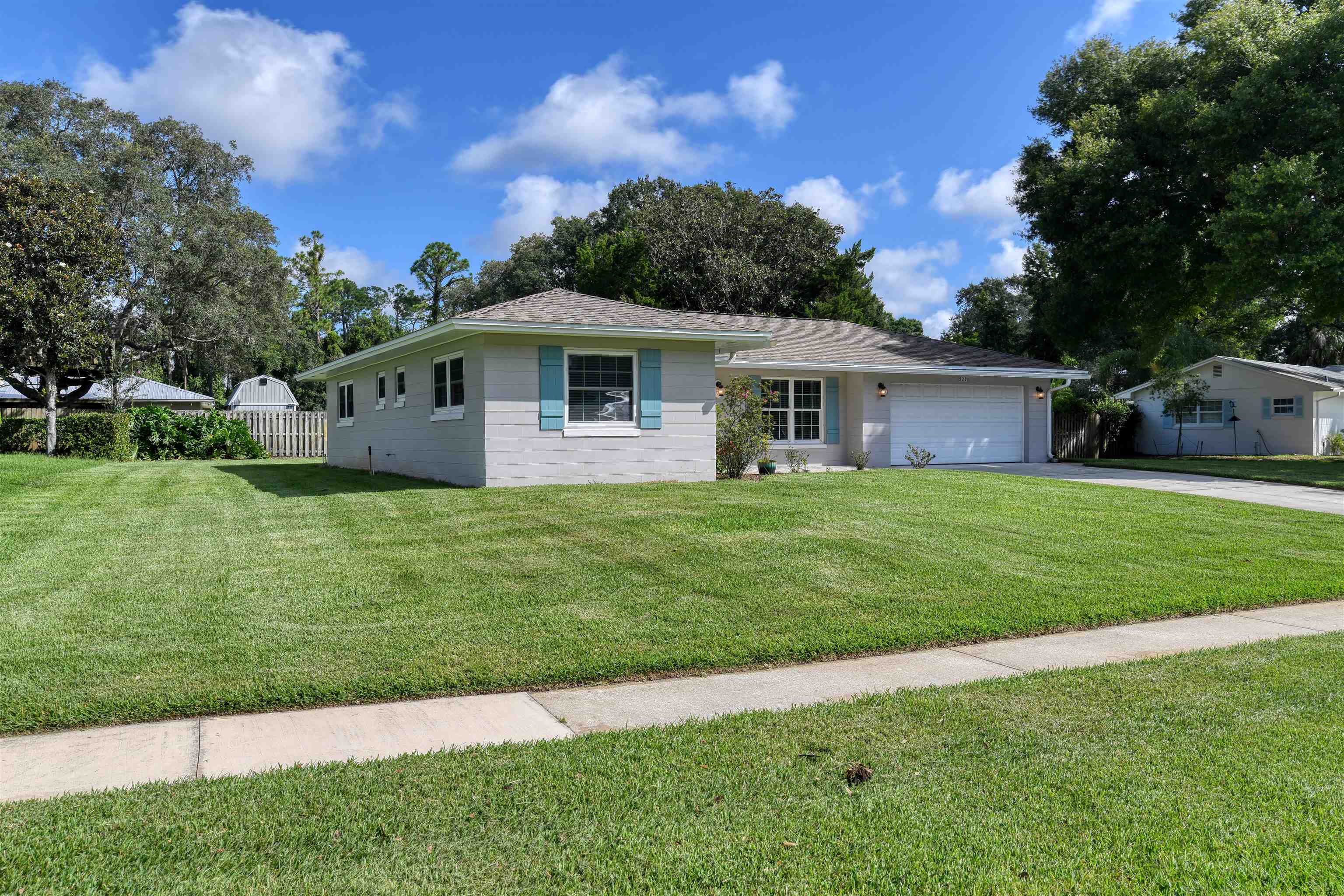 929 Alcala Dr