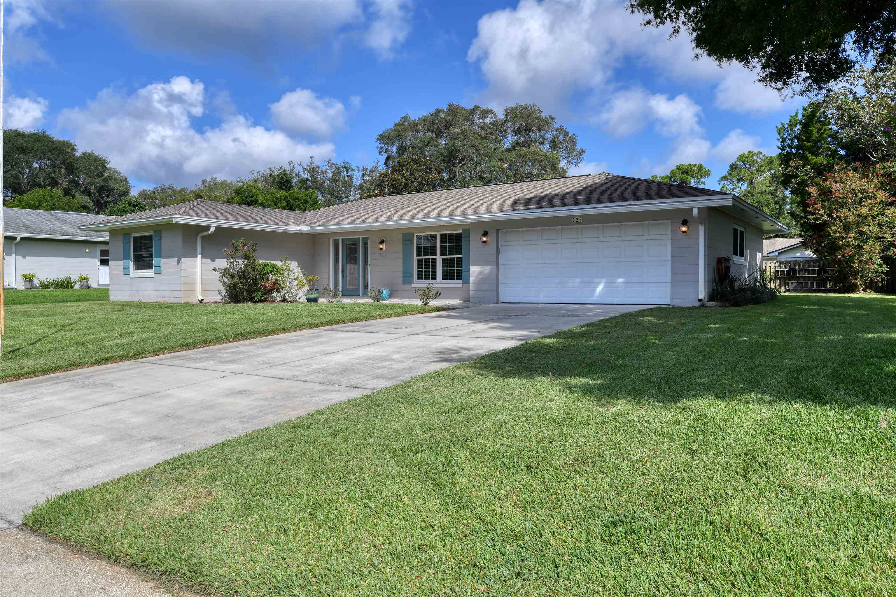 929 Alcala Dr