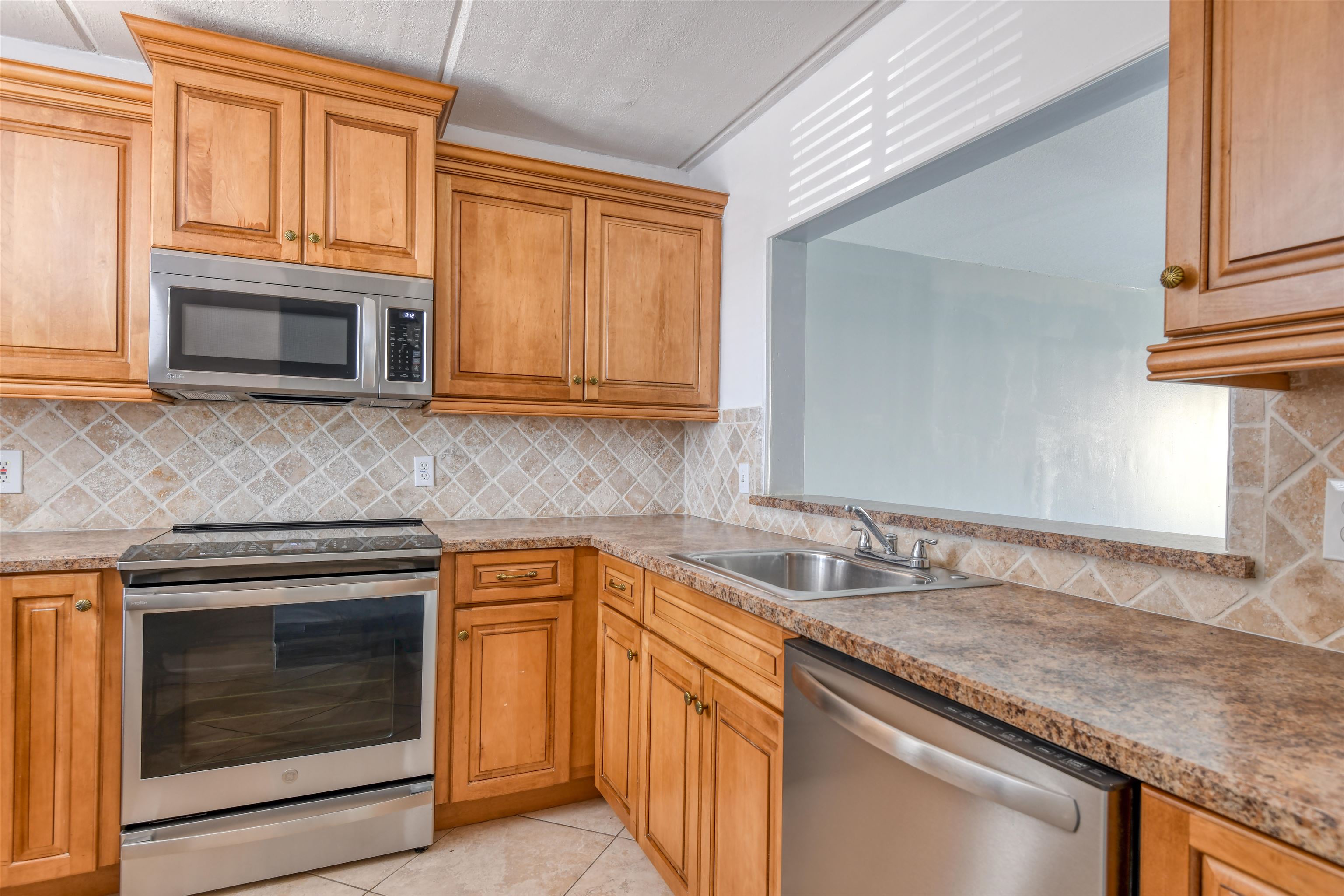 8550 S A1A #331