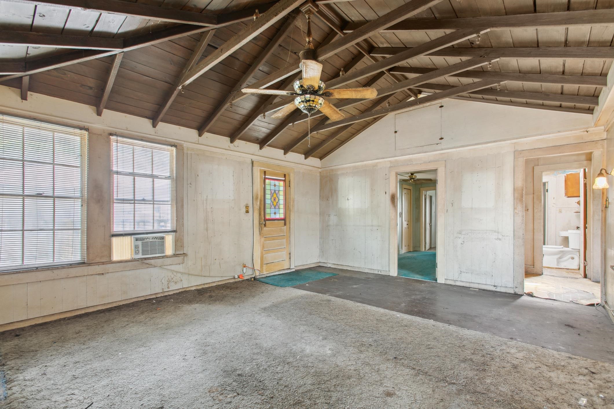 31 & 33 Magnolia Dr