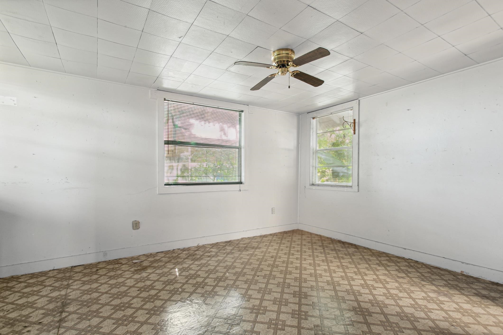 31 & 33 Magnolia Dr