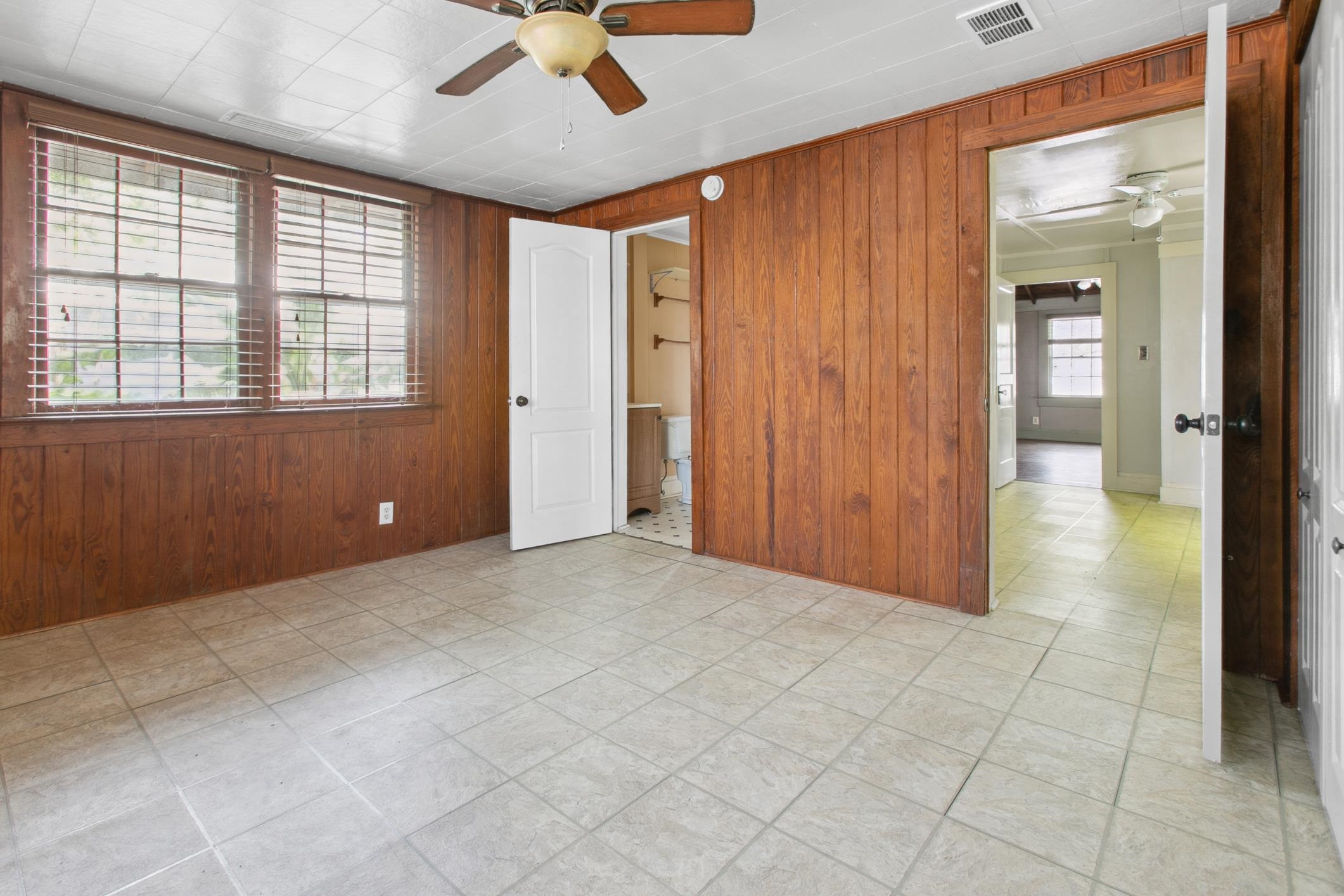 31 & 33 Magnolia Dr