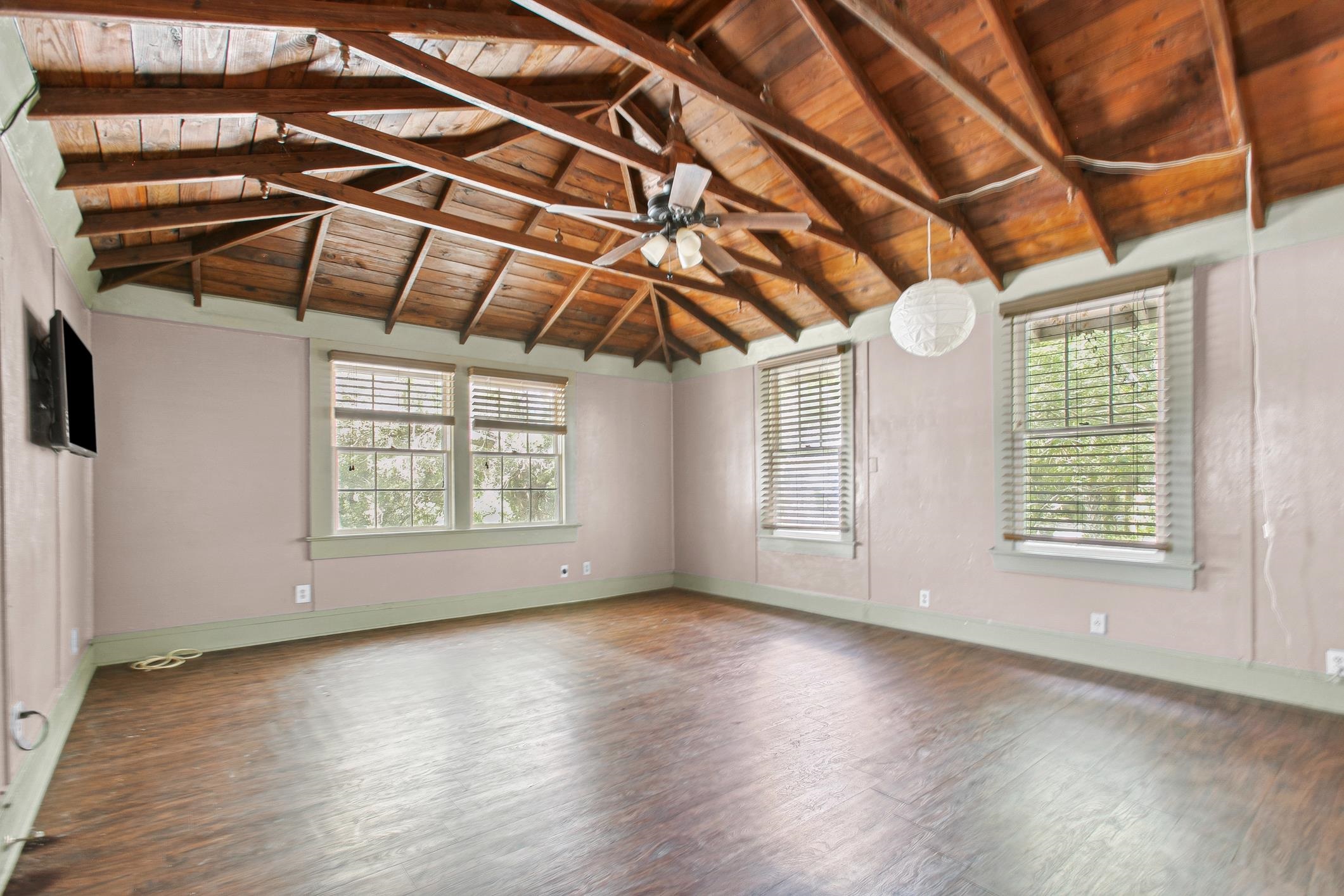 31 & 33 Magnolia Dr