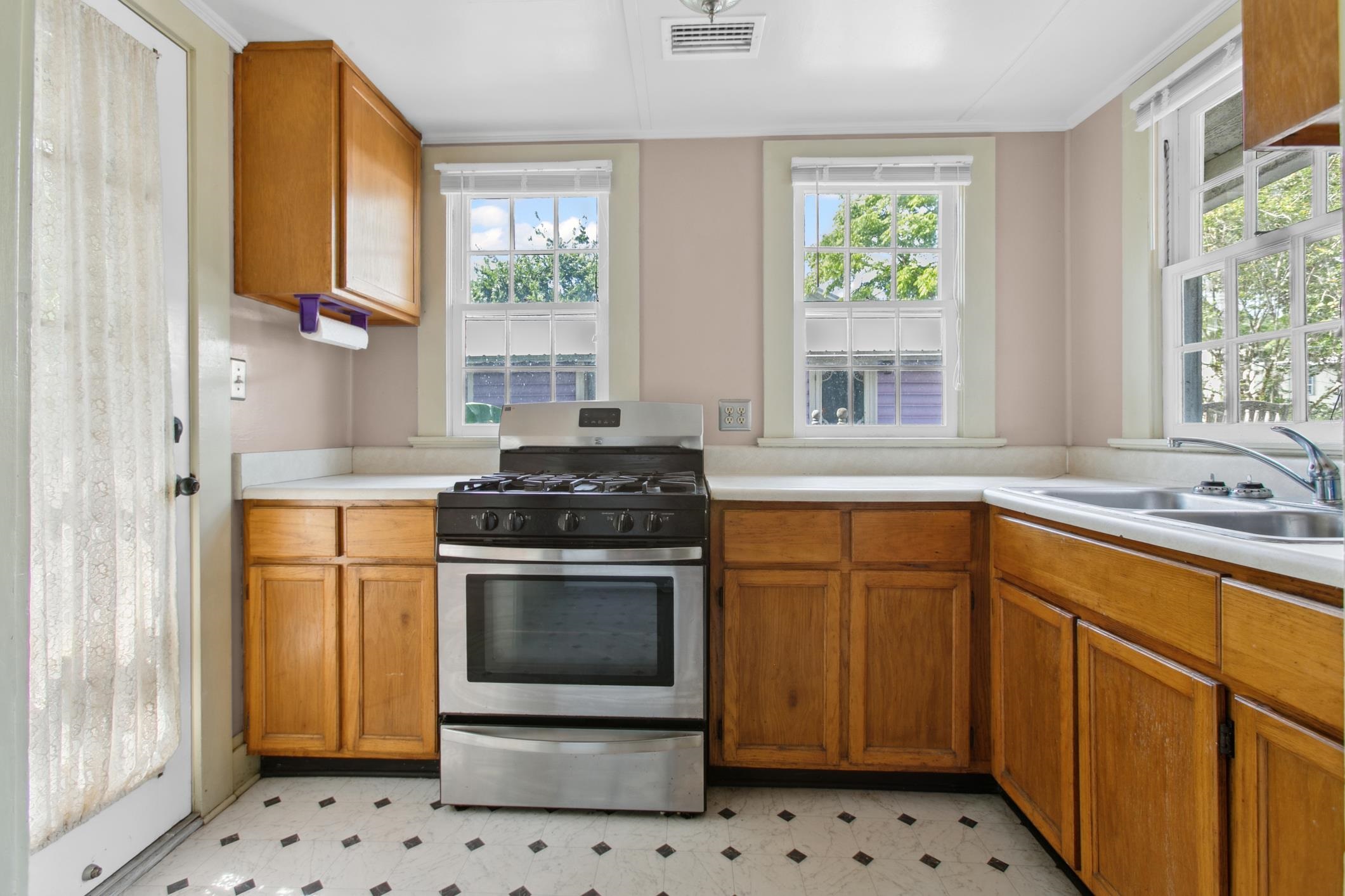 31 & 33 Magnolia Dr