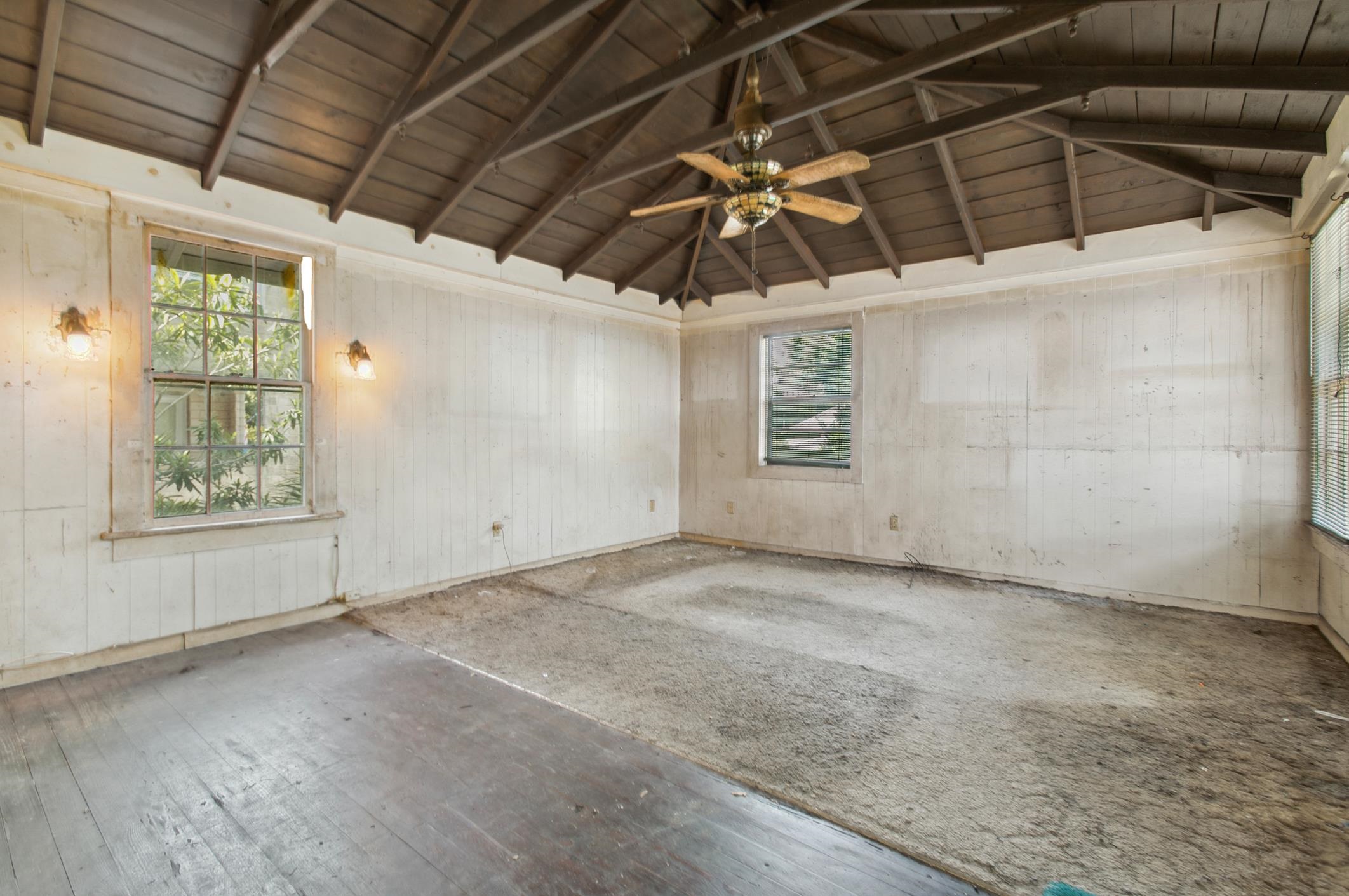 31 & 33 Magnolia Dr