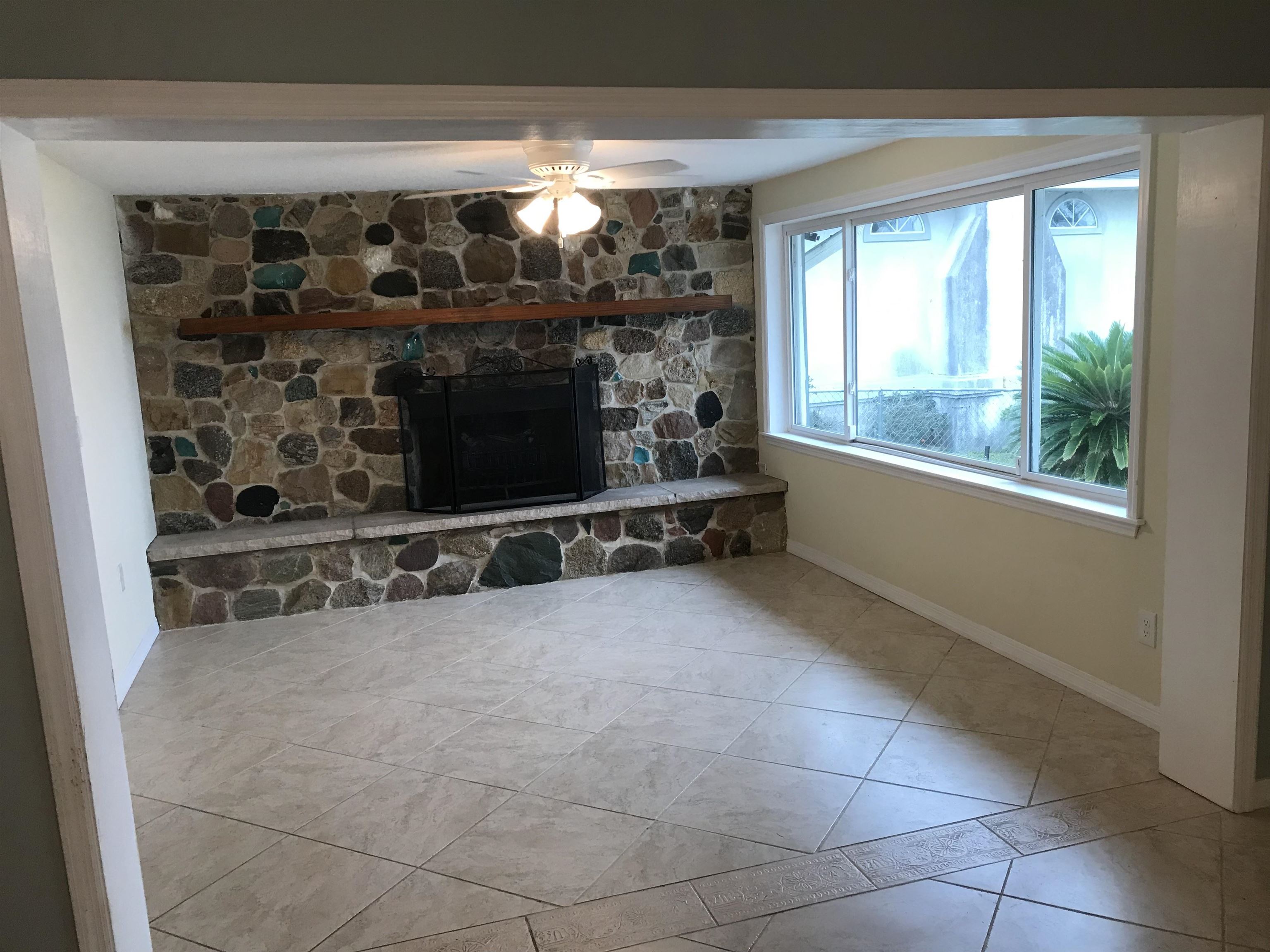 115 Sunset Point Rd