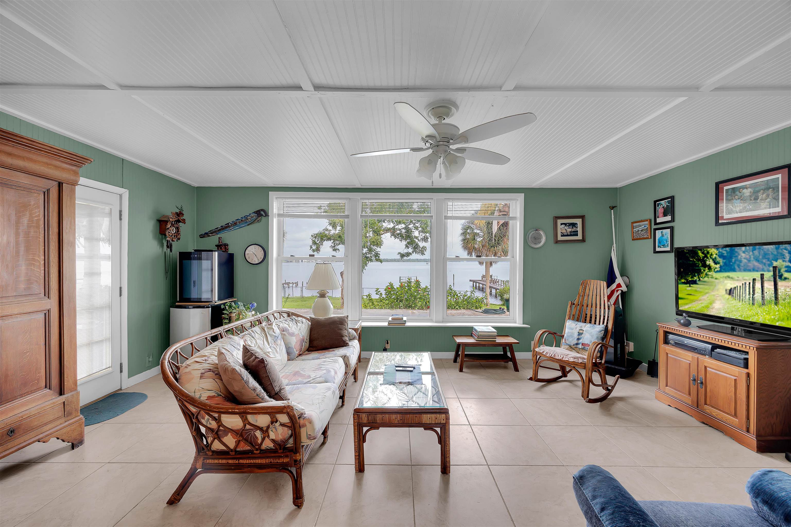 115 Sunset Point Rd