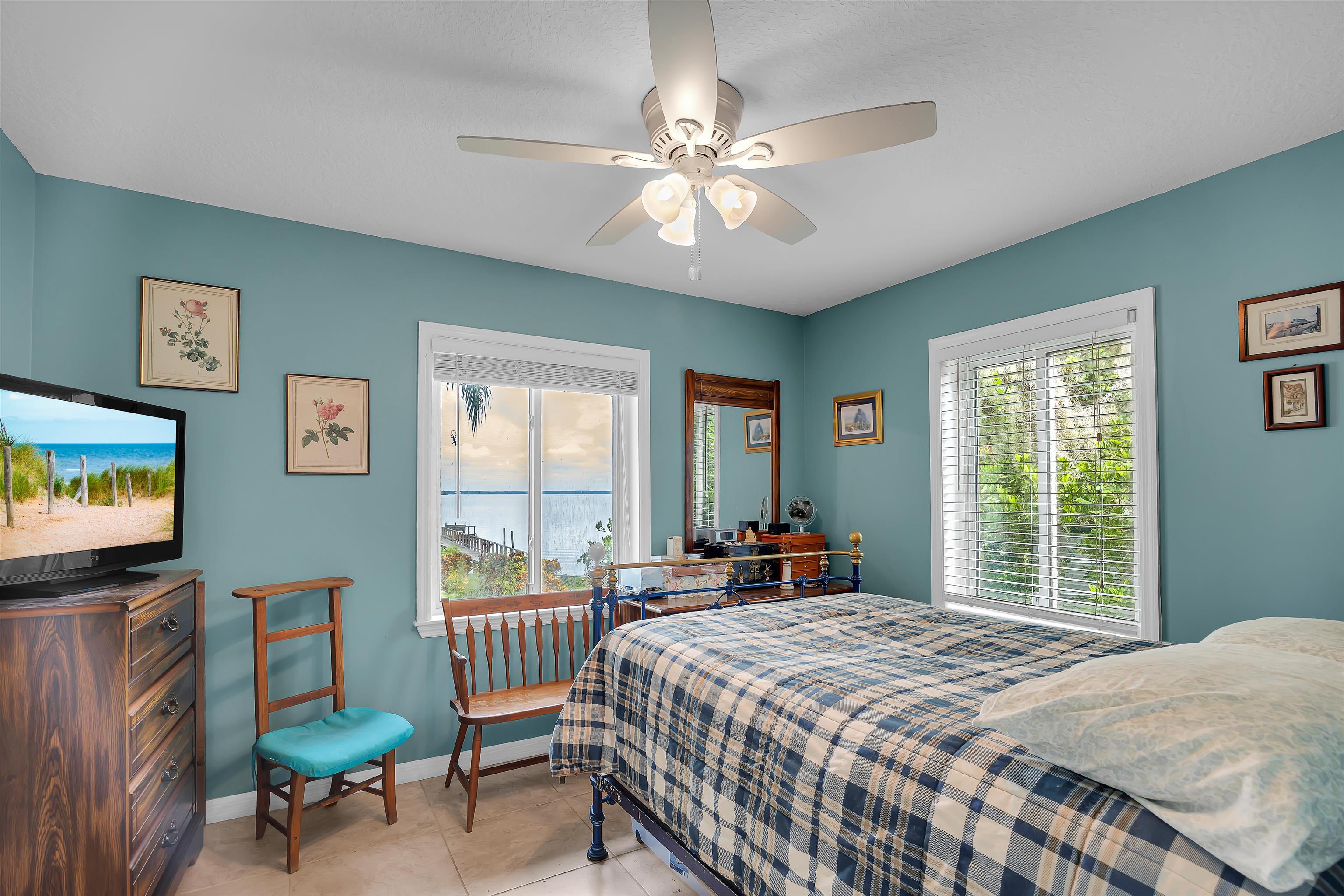 115 Sunset Point Rd