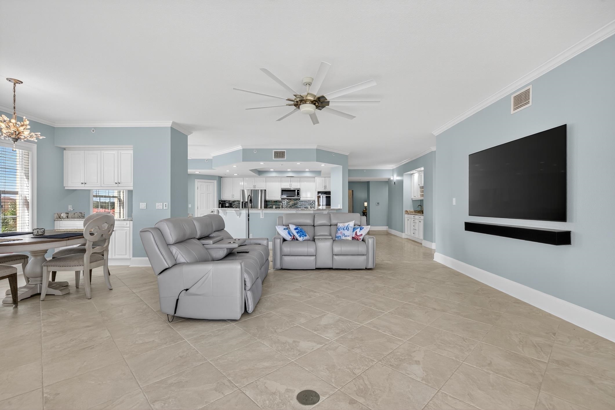 15 Avenue De La Mer #2207