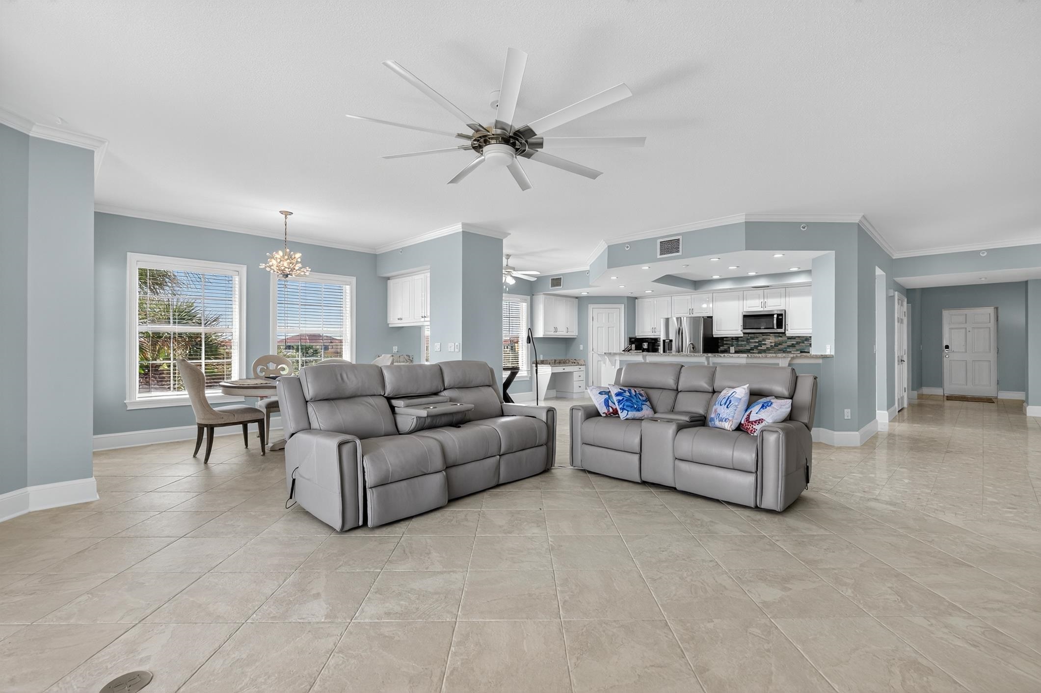 15 Avenue De La Mer #2207