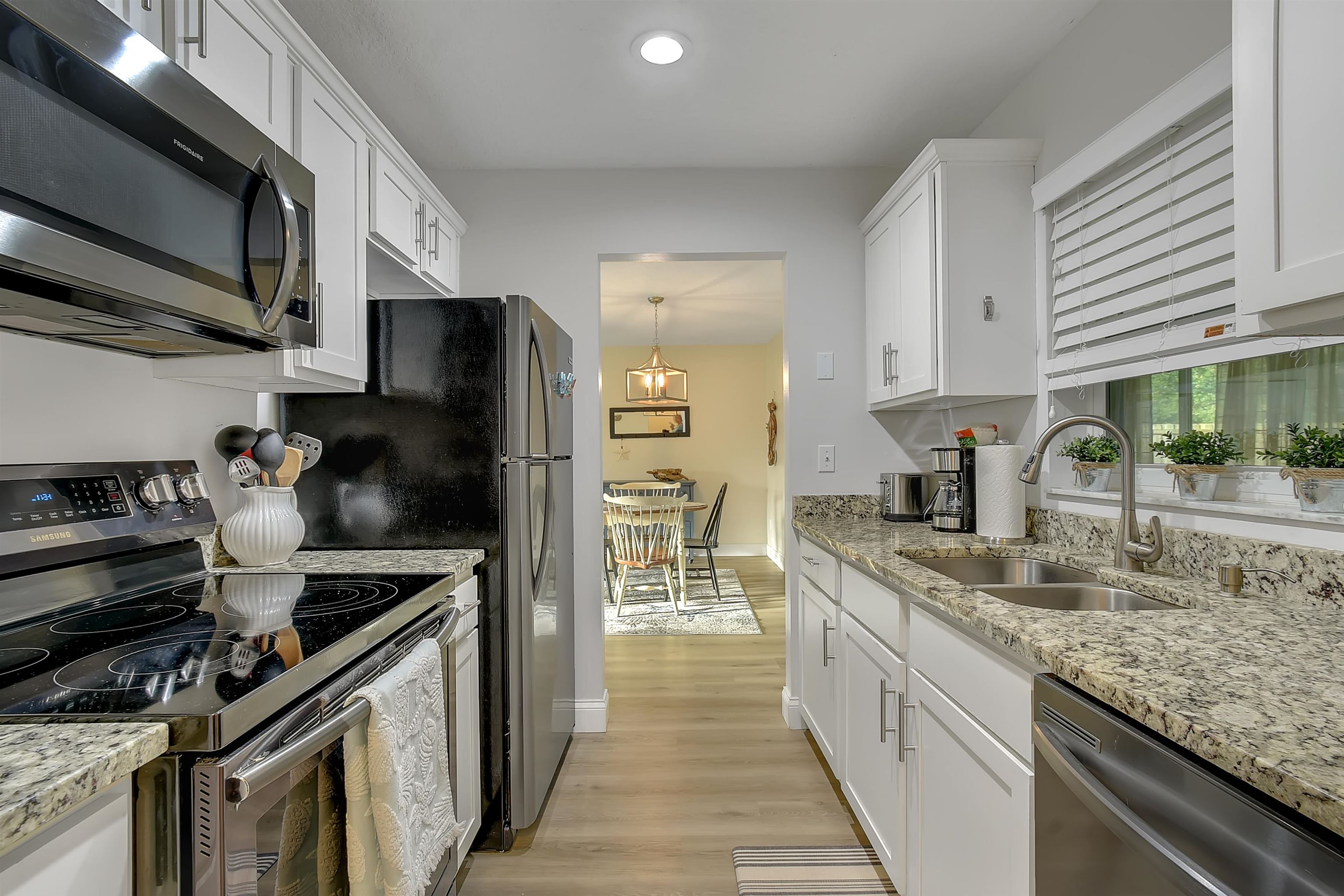 406 Nervia Ct