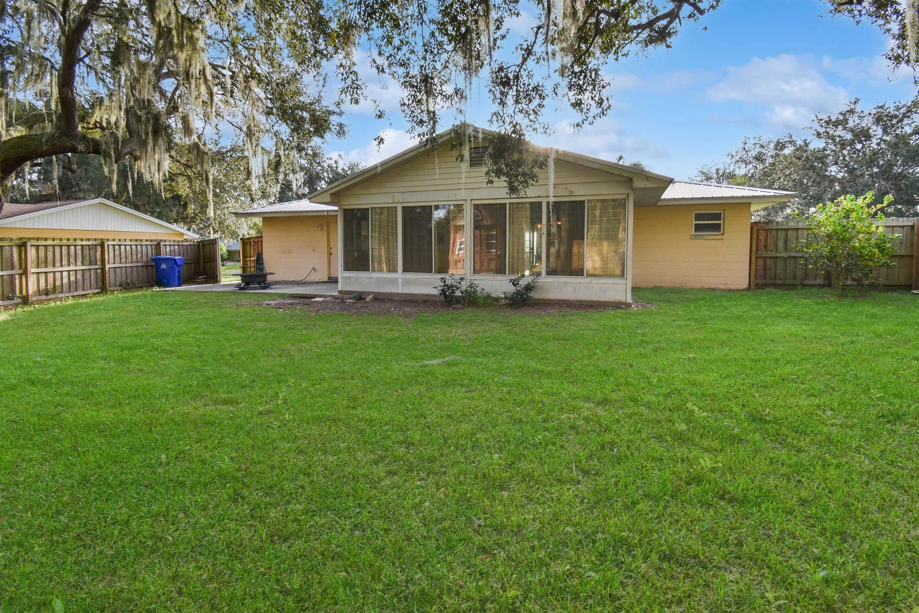 406 Nervia Ct