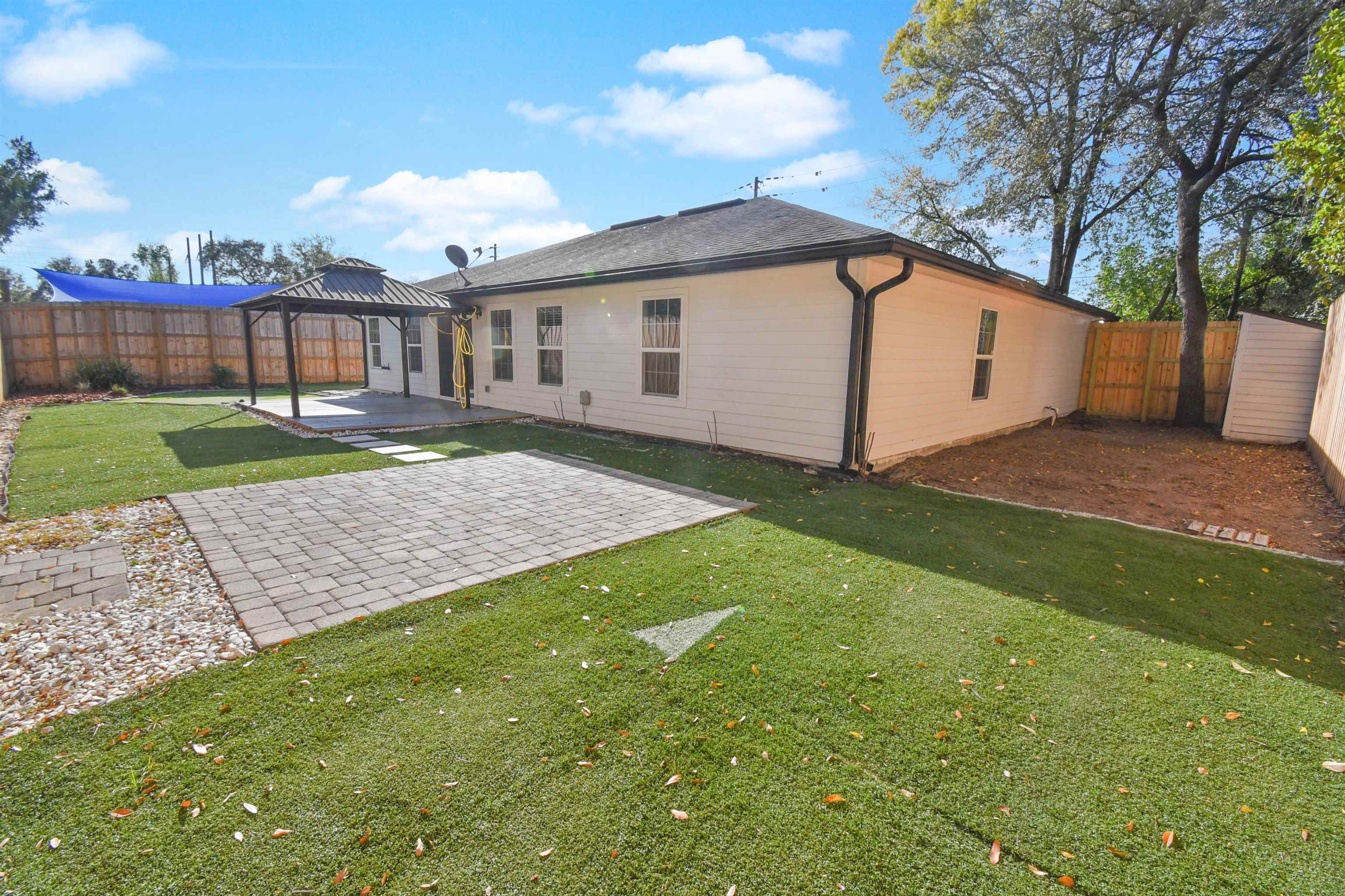 101 Azalea Rd
