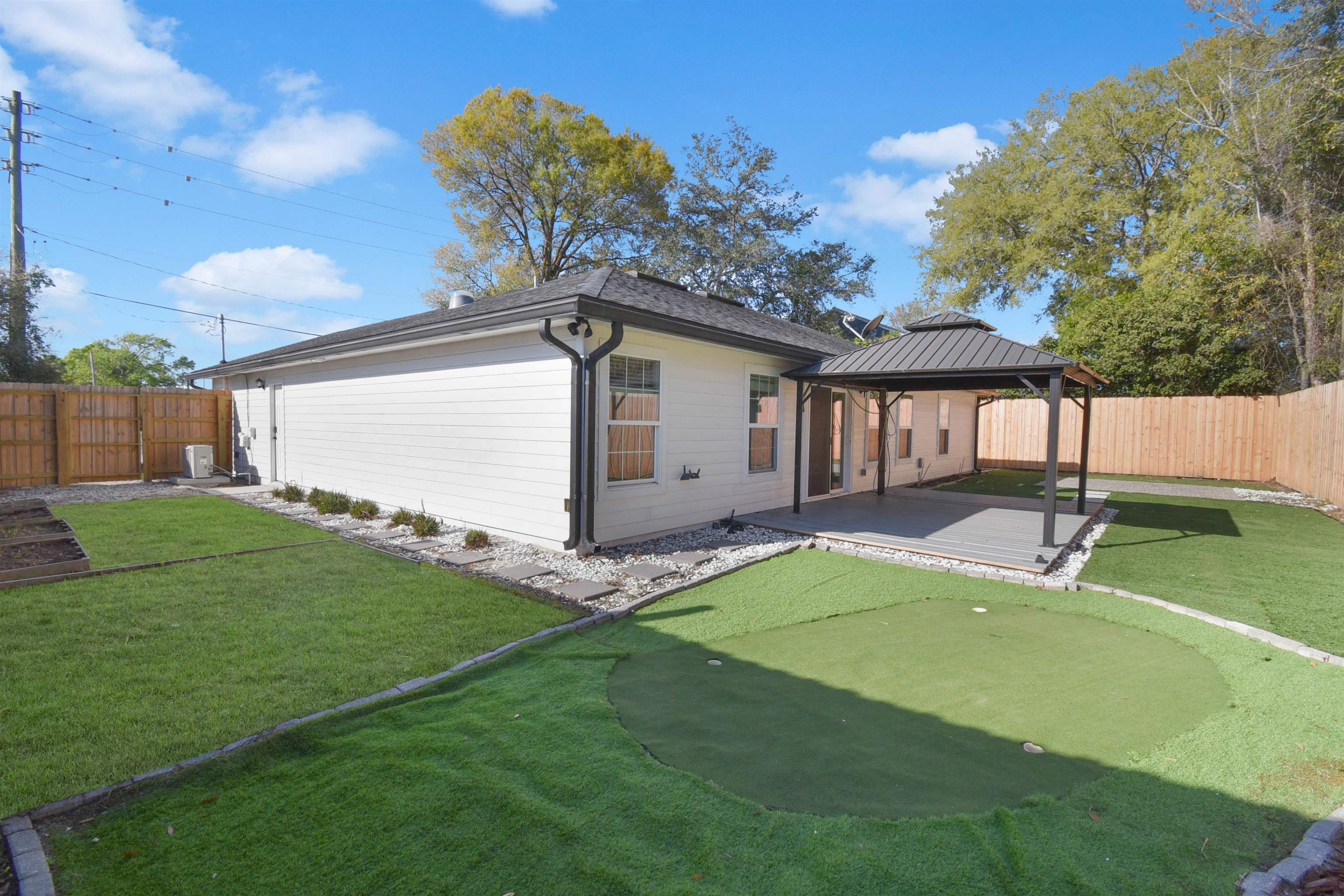 101 Azalea Rd