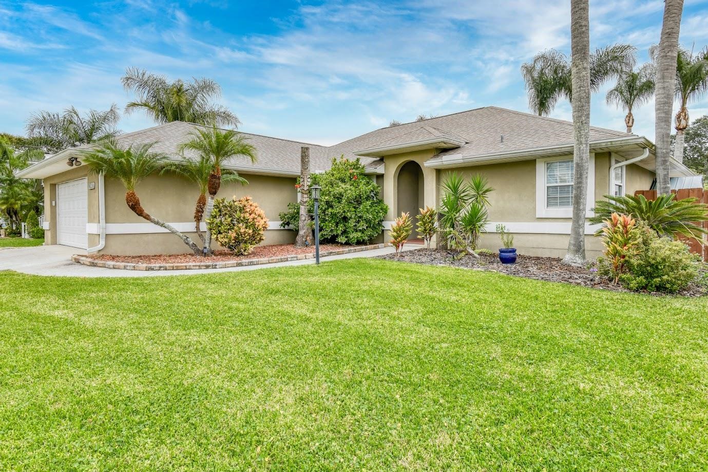 5398 Soundview Ave (Pool Home)