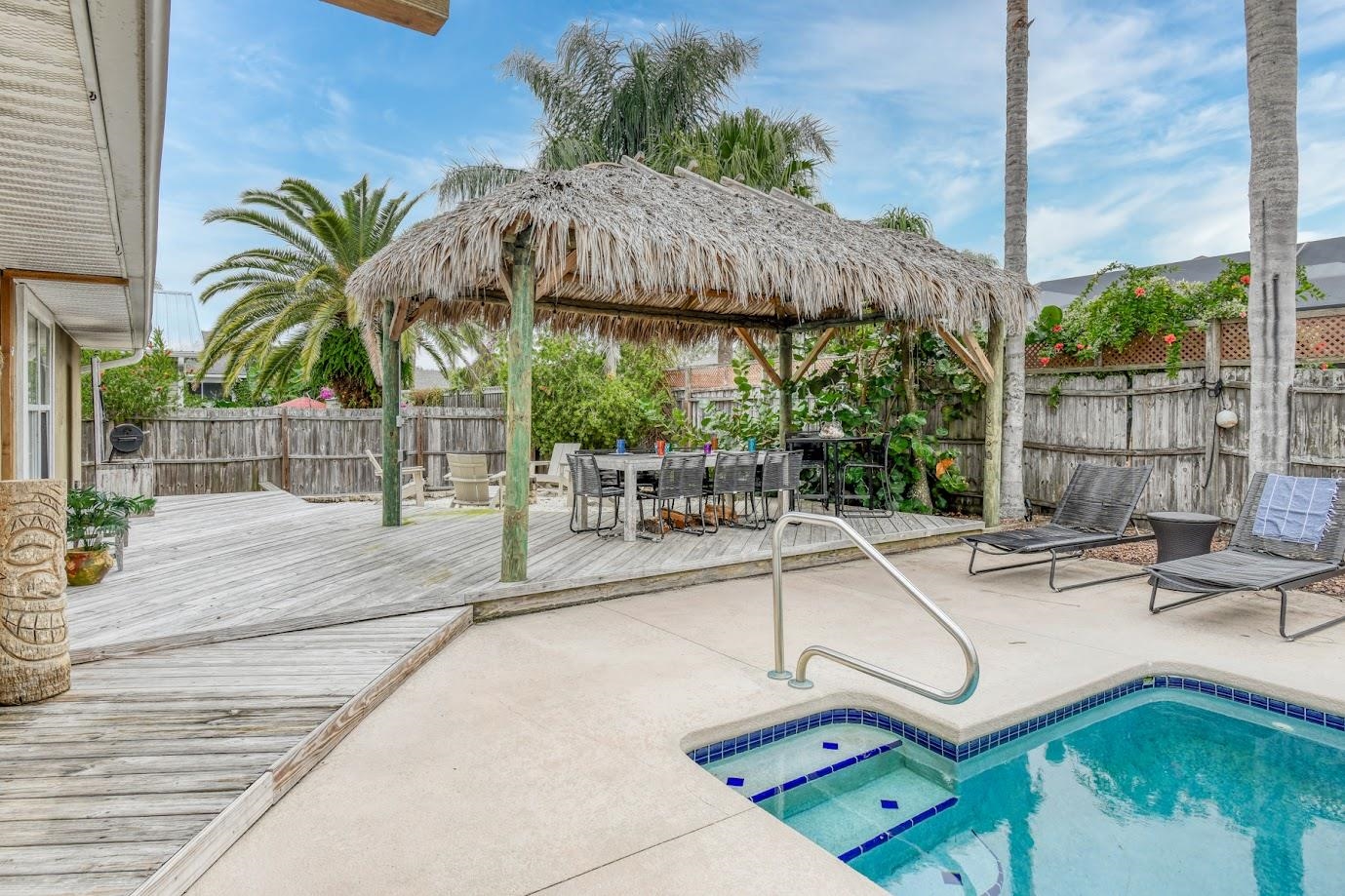 5398 Soundview Ave (Pool Home)