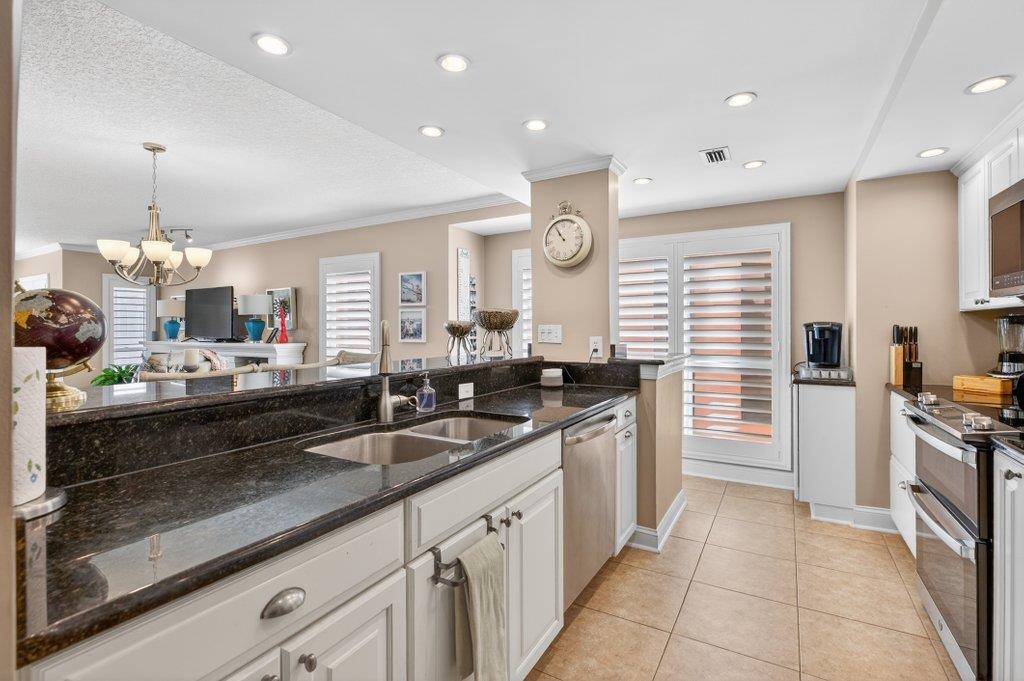 6170 S A1A #215