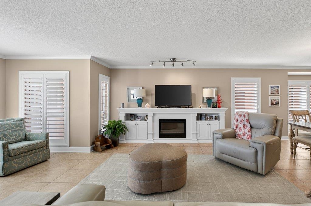 6170 S A1A #215
