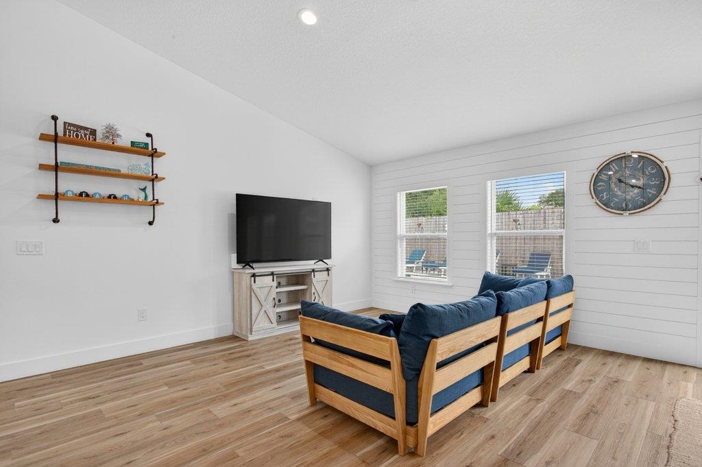 109 Azalea Rd