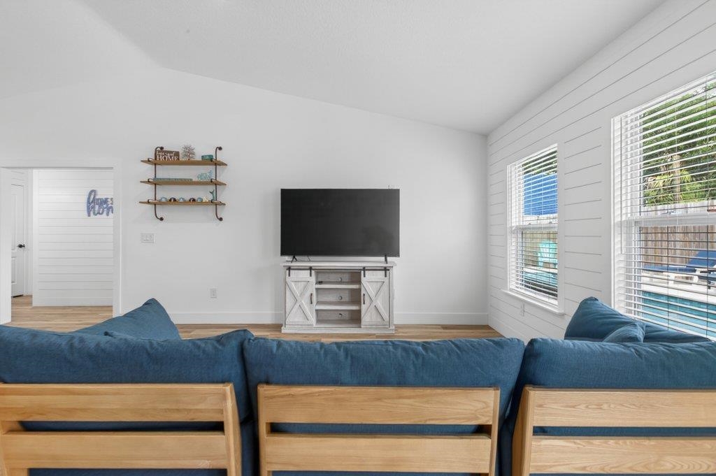 109 Azalea Rd