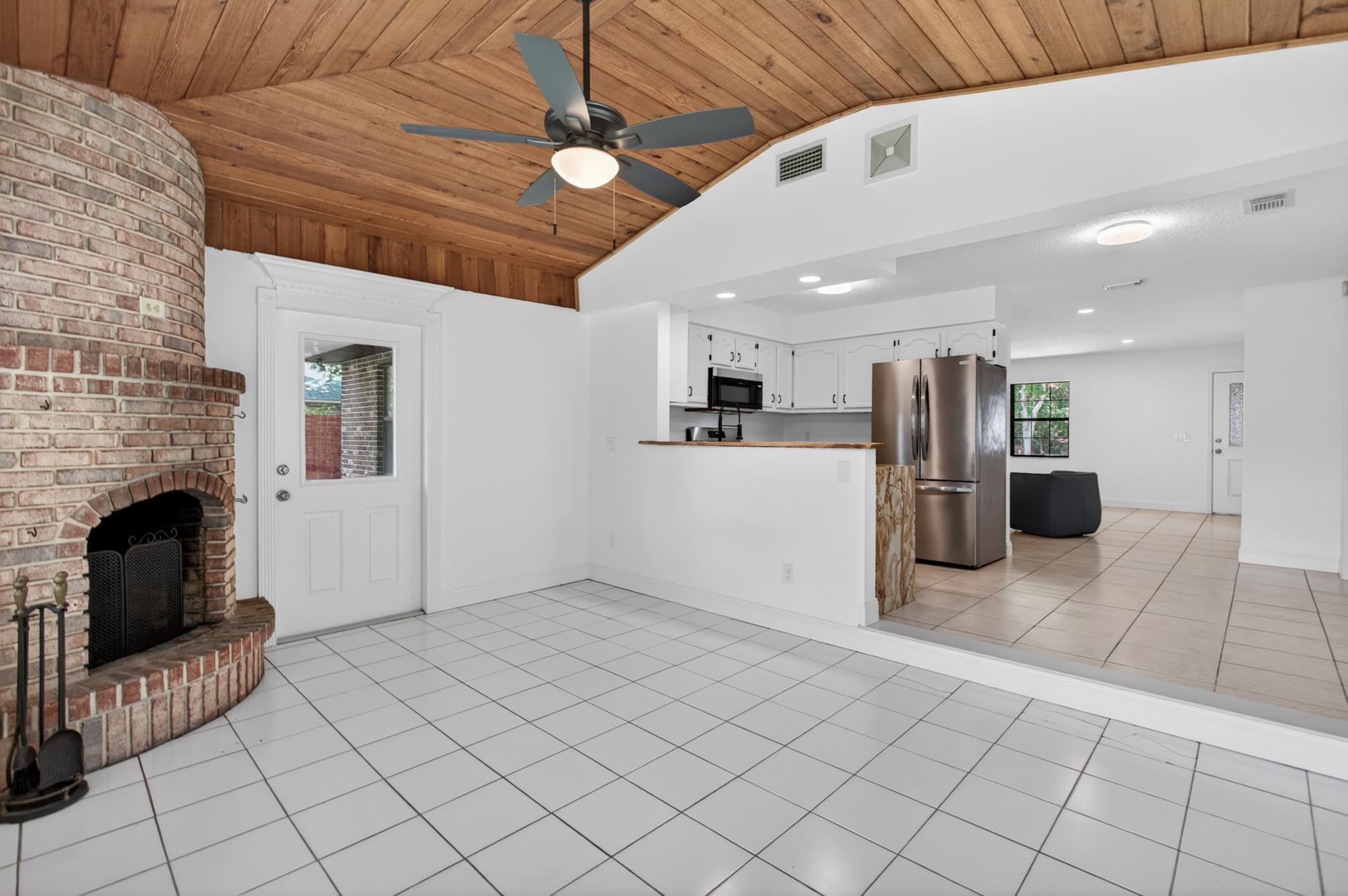 407 Pomont Ave