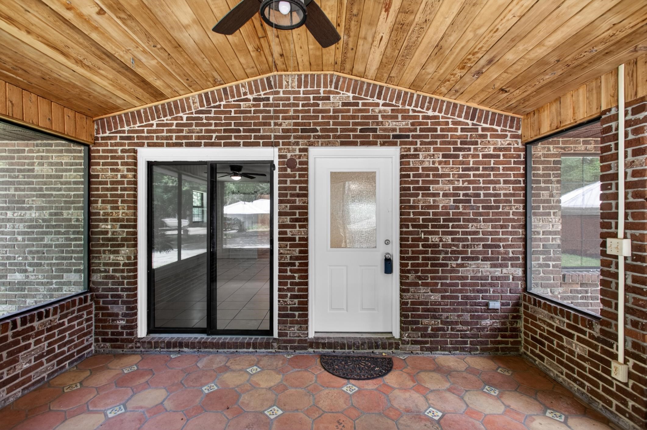 407 Pomont Ave