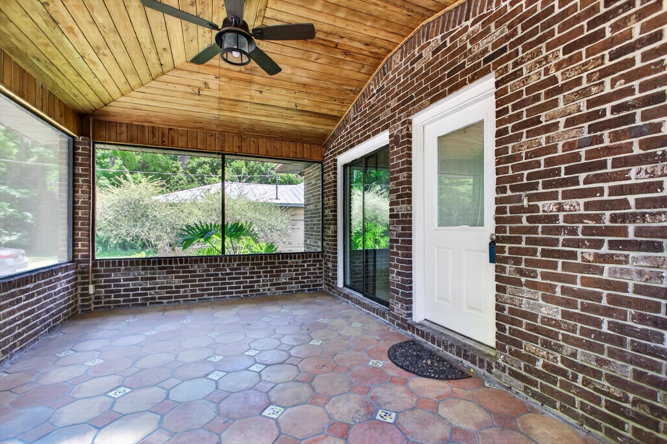 407 Pomont Ave