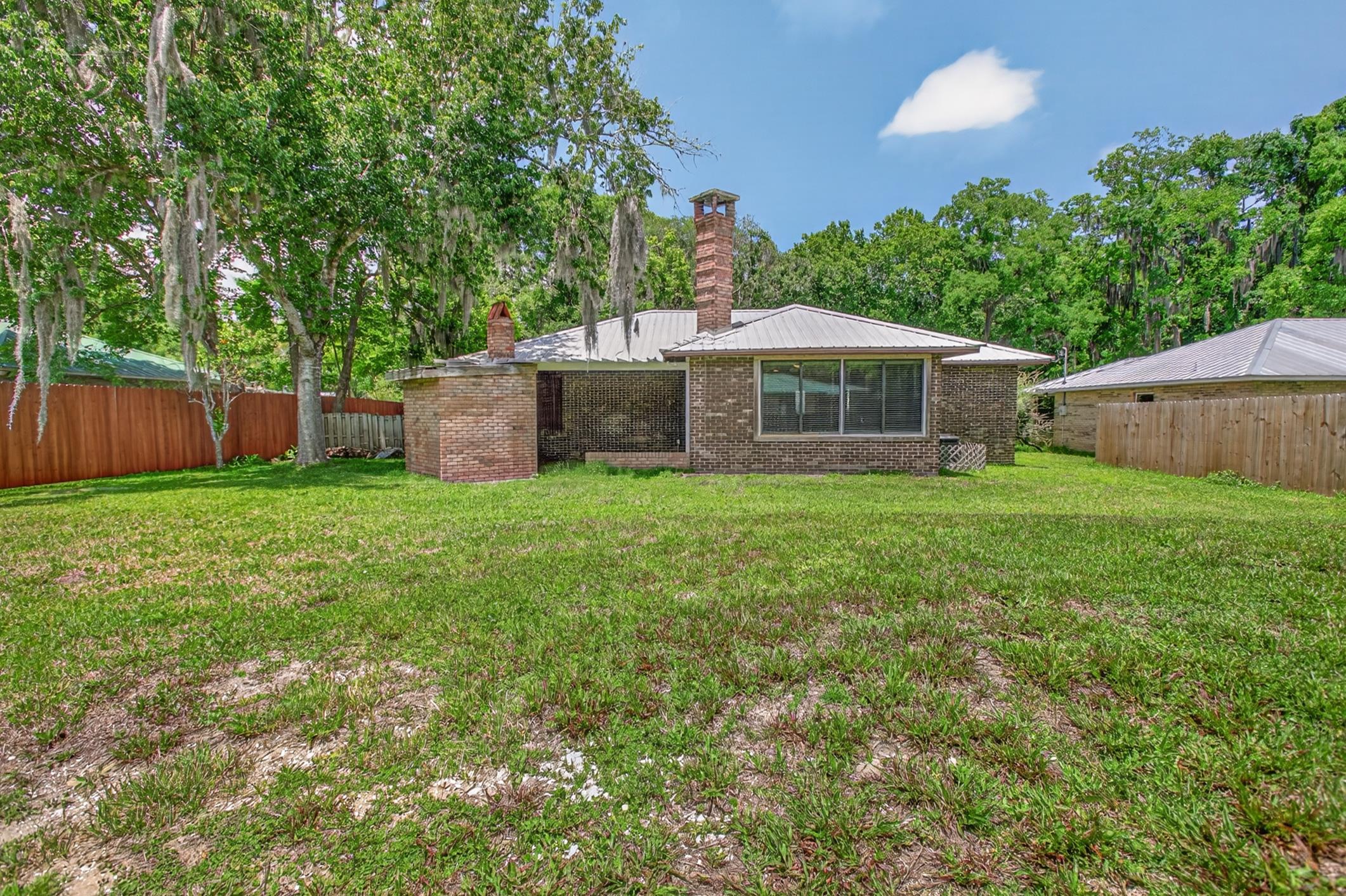 407 Pomont Ave