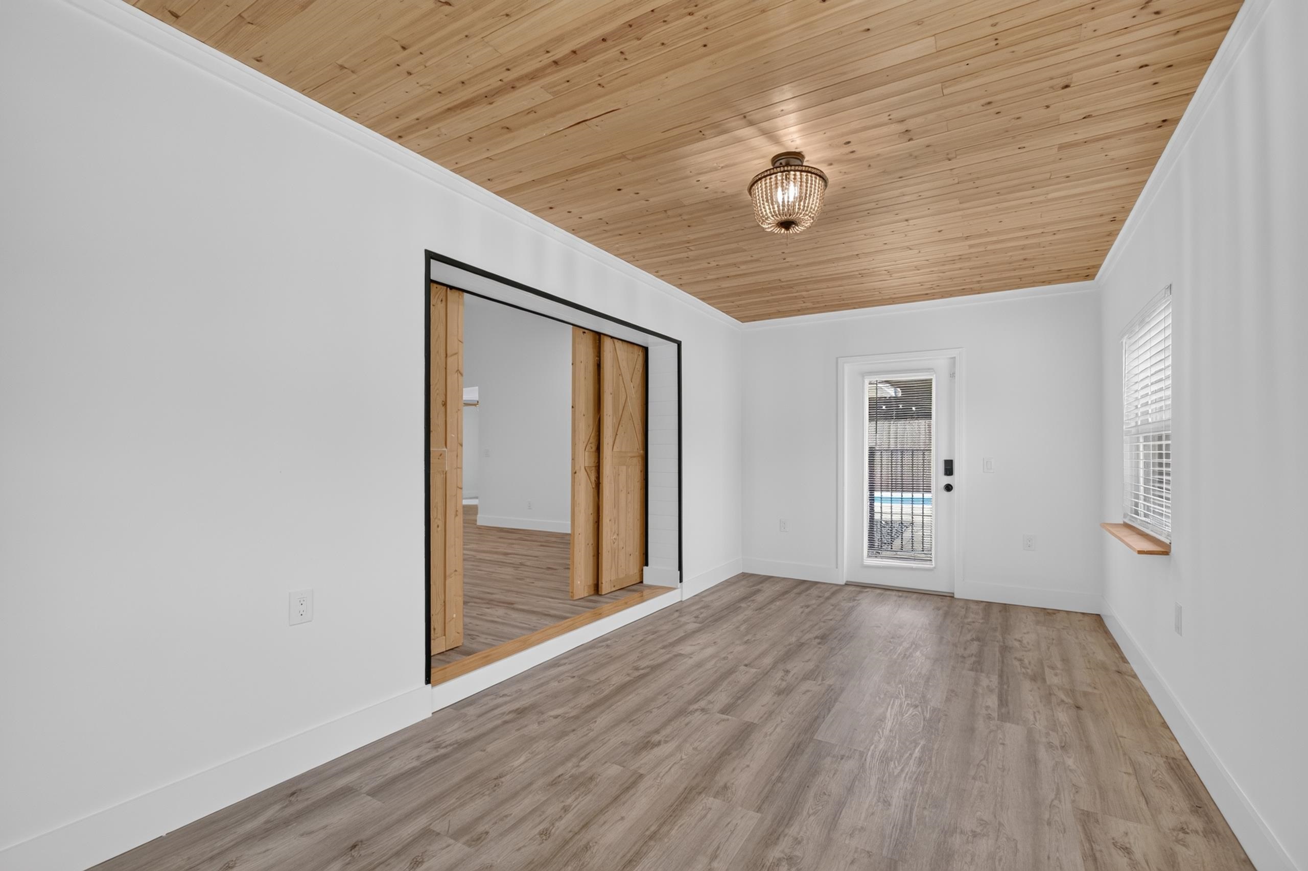 250 Segovia Rd