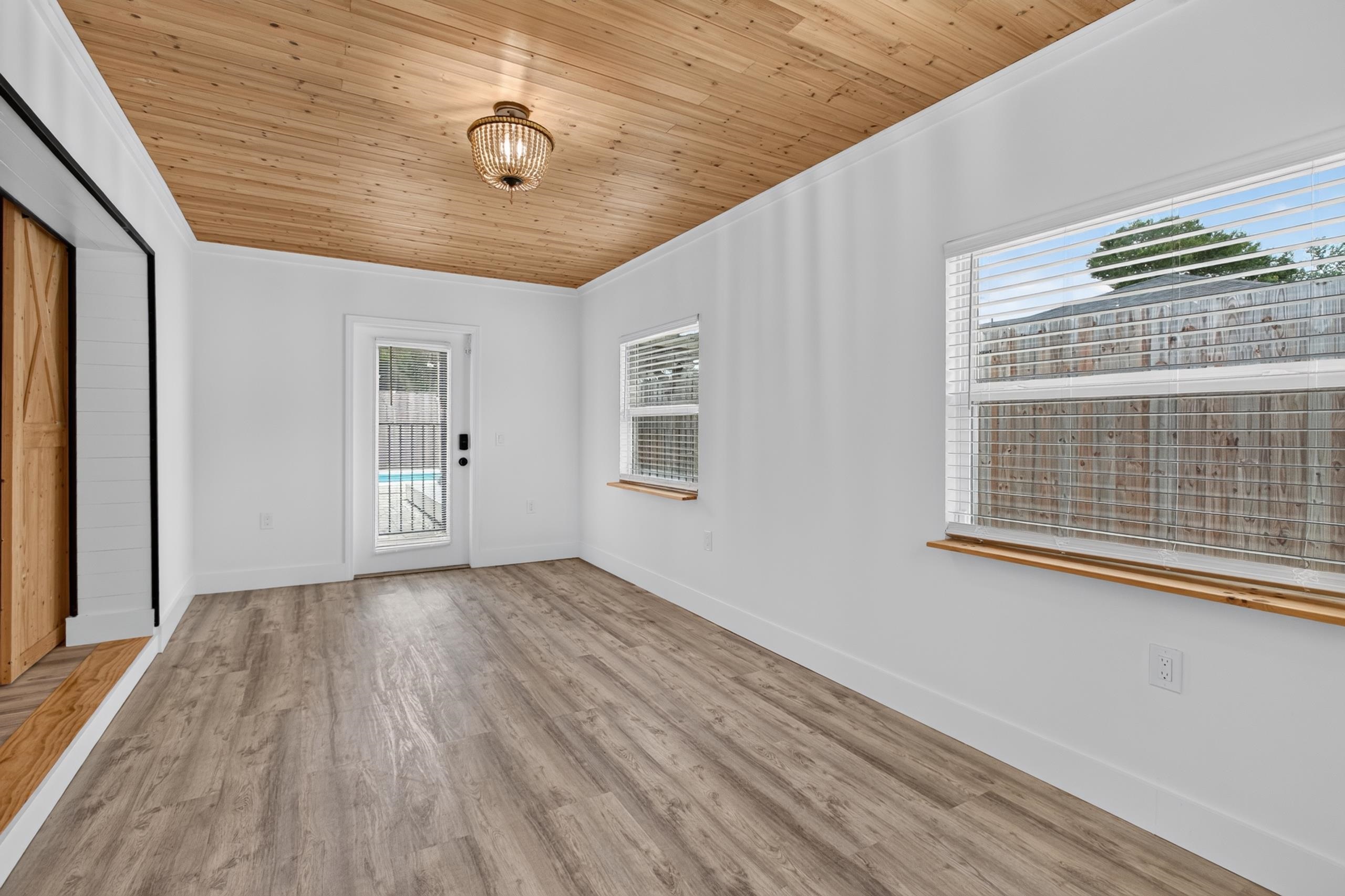 250 Segovia Rd