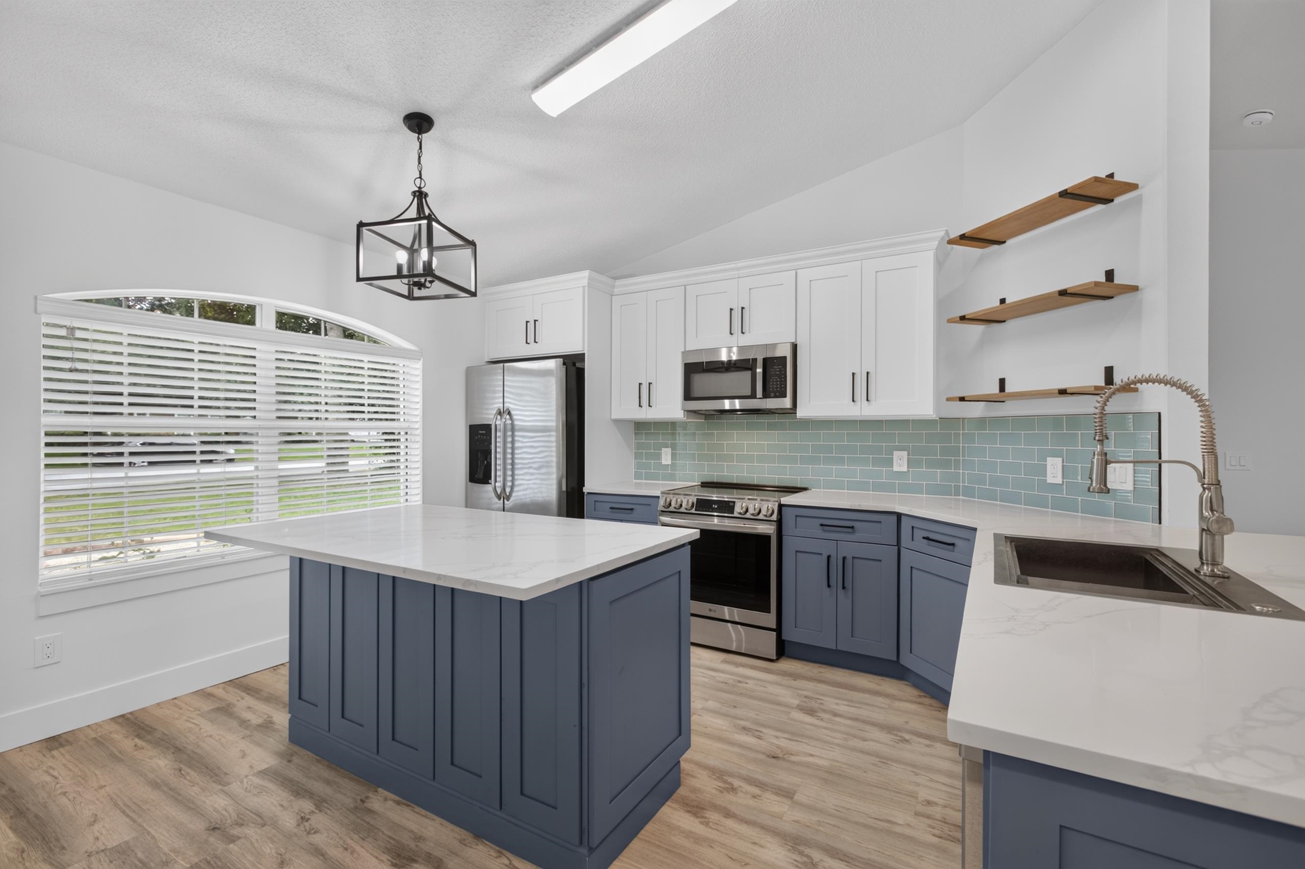 250 Segovia Rd