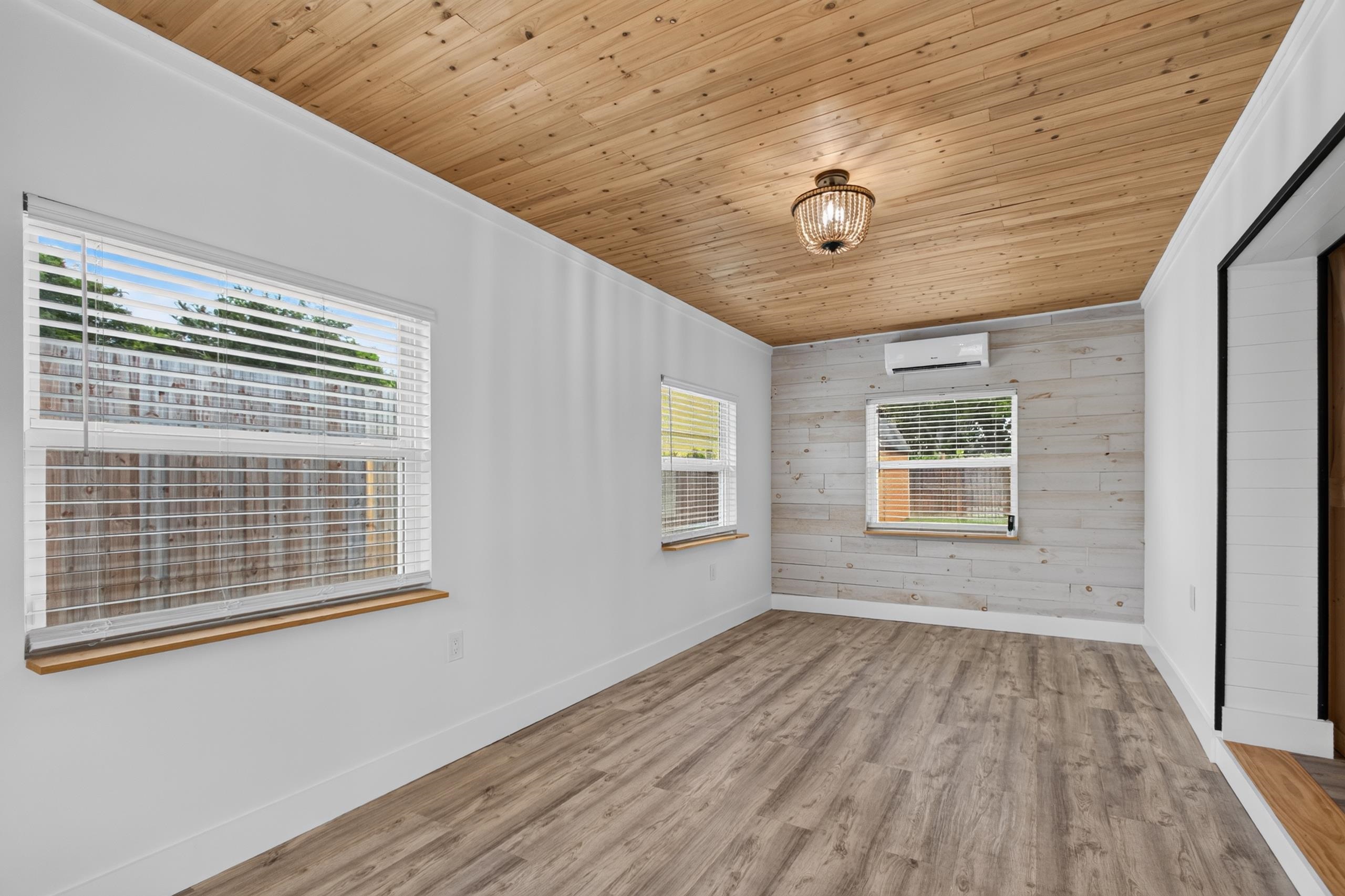 250 Segovia Rd