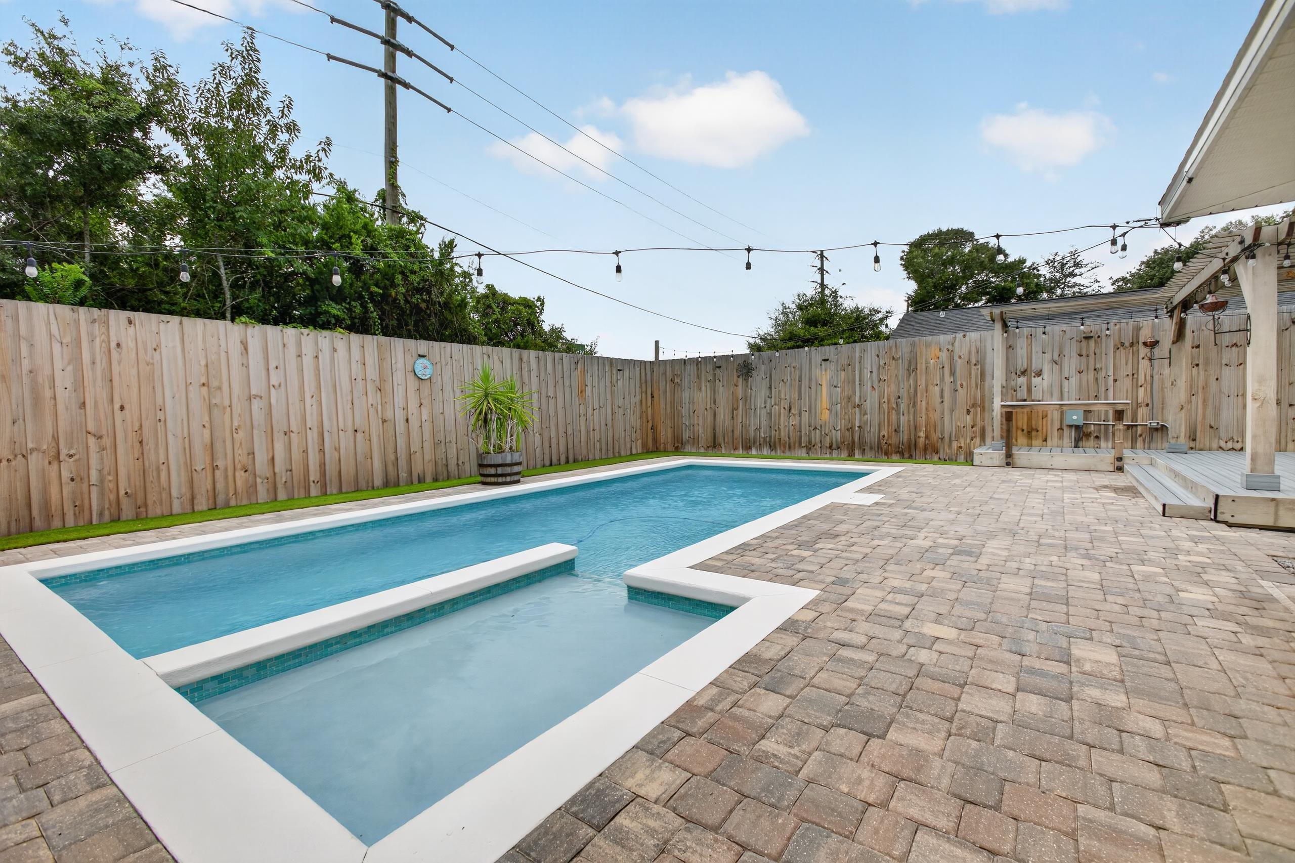 250 Segovia Rd