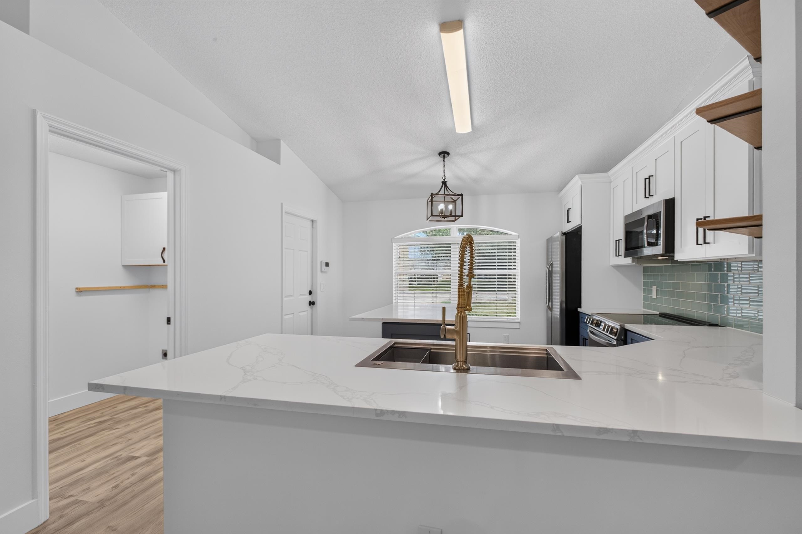 250 Segovia Rd